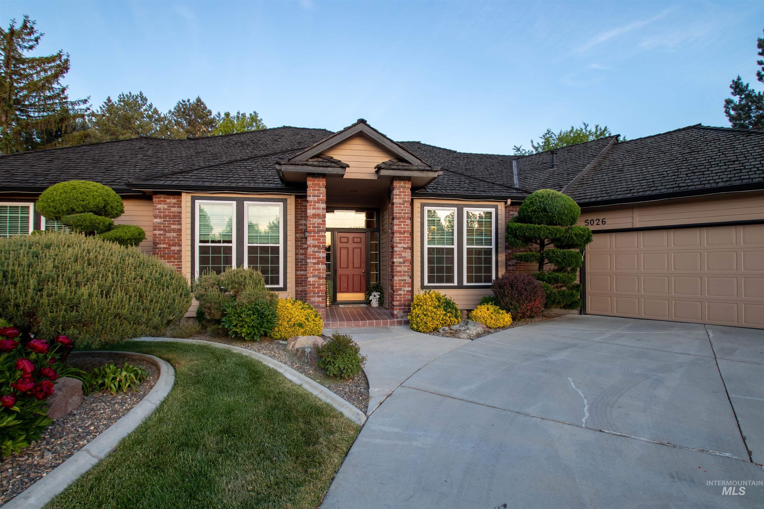 5026 N Greyloch Way, Boise, Idaho 83704, 3 Bedrooms, 2.5 Bathrooms, Residential For Sale, Price $749,900,MLS 98985728