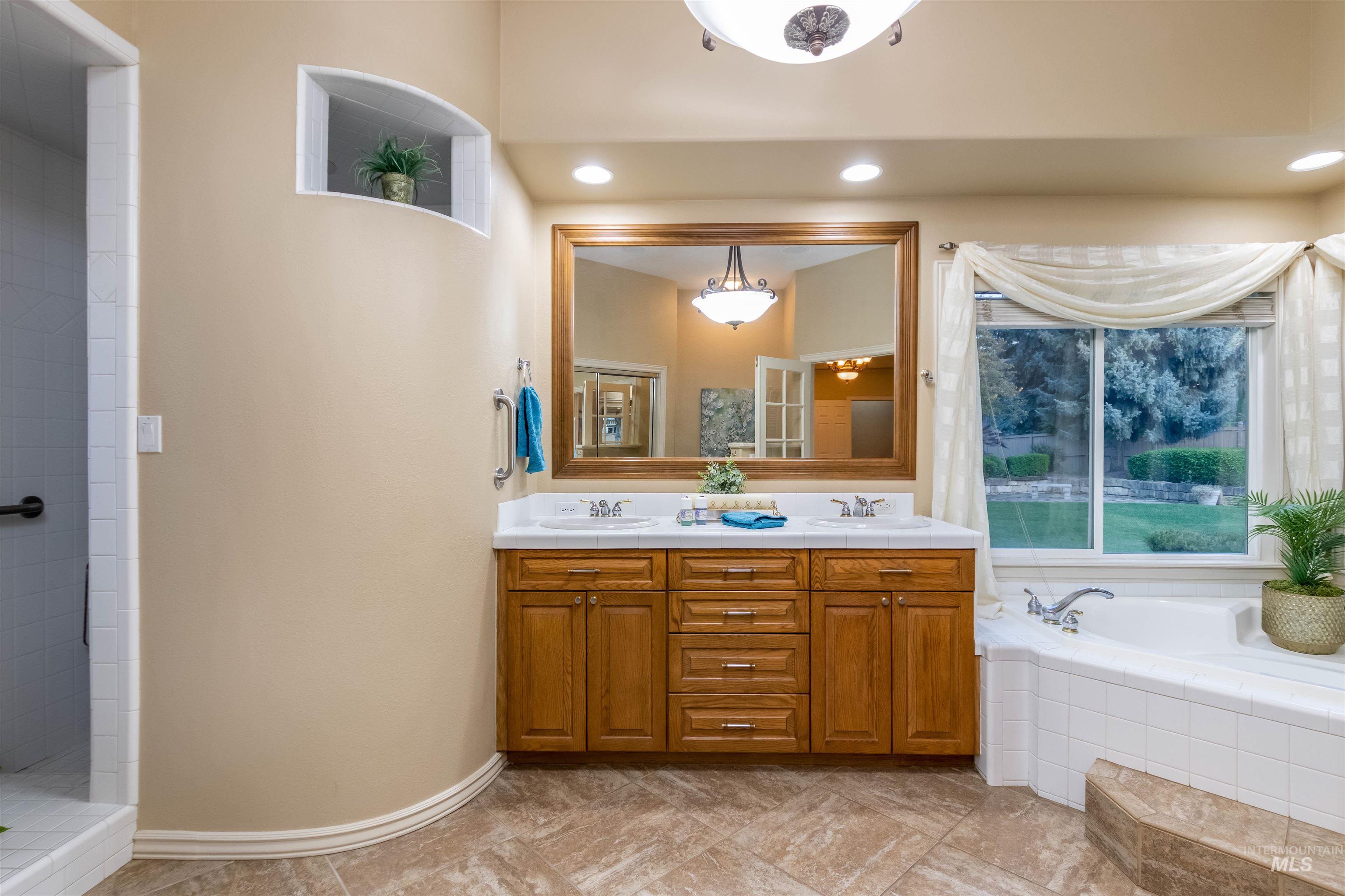5026 N Greyloch Way, Boise, Idaho 83704, 3 Bedrooms, 2.5 Bathrooms, Residential For Sale, Price $749,900,MLS 98985728