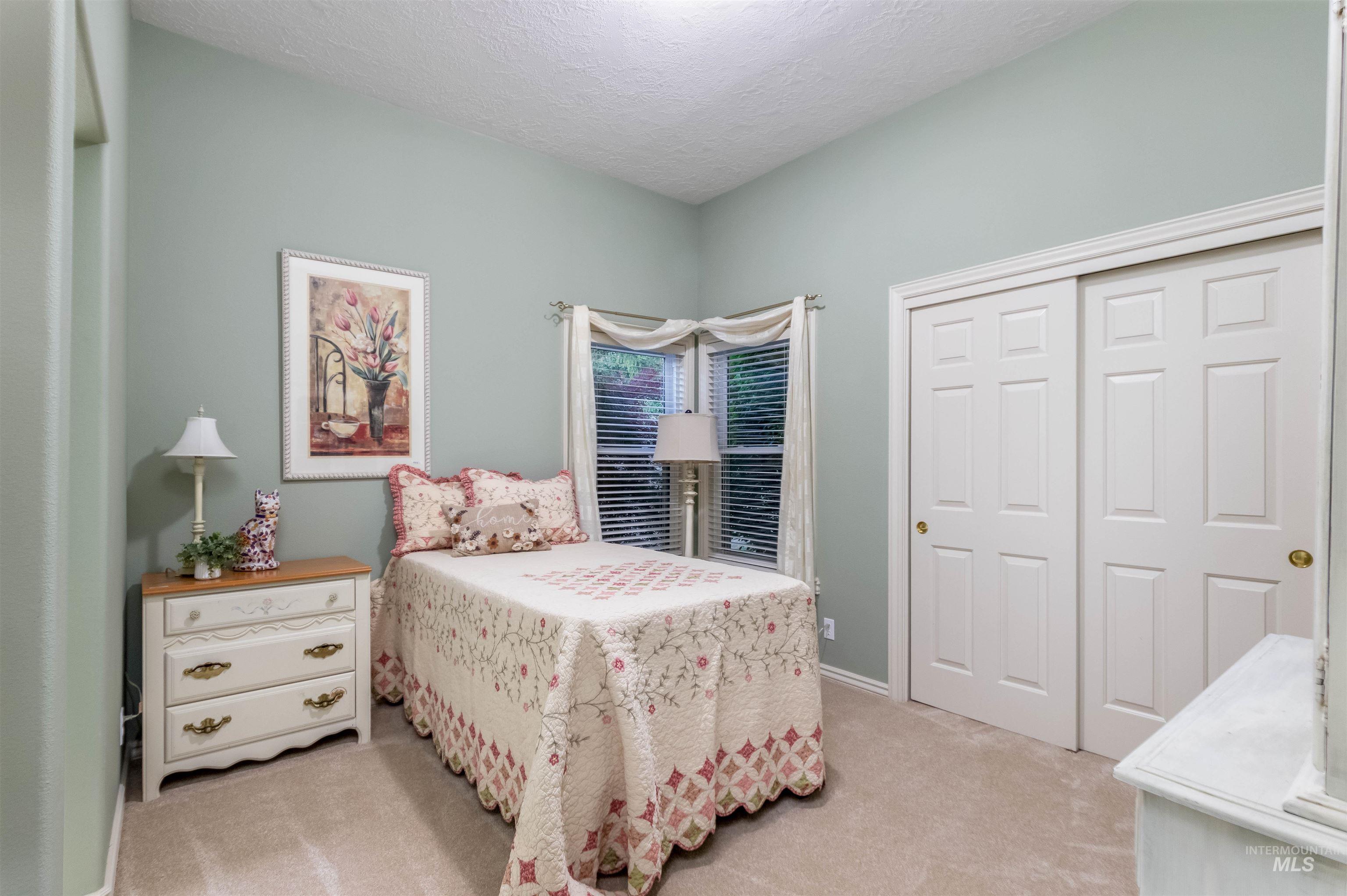 5026 N Greyloch Way, Boise, Idaho 83704, 3 Bedrooms, 2.5 Bathrooms, Residential For Sale, Price $749,900,MLS 98985728