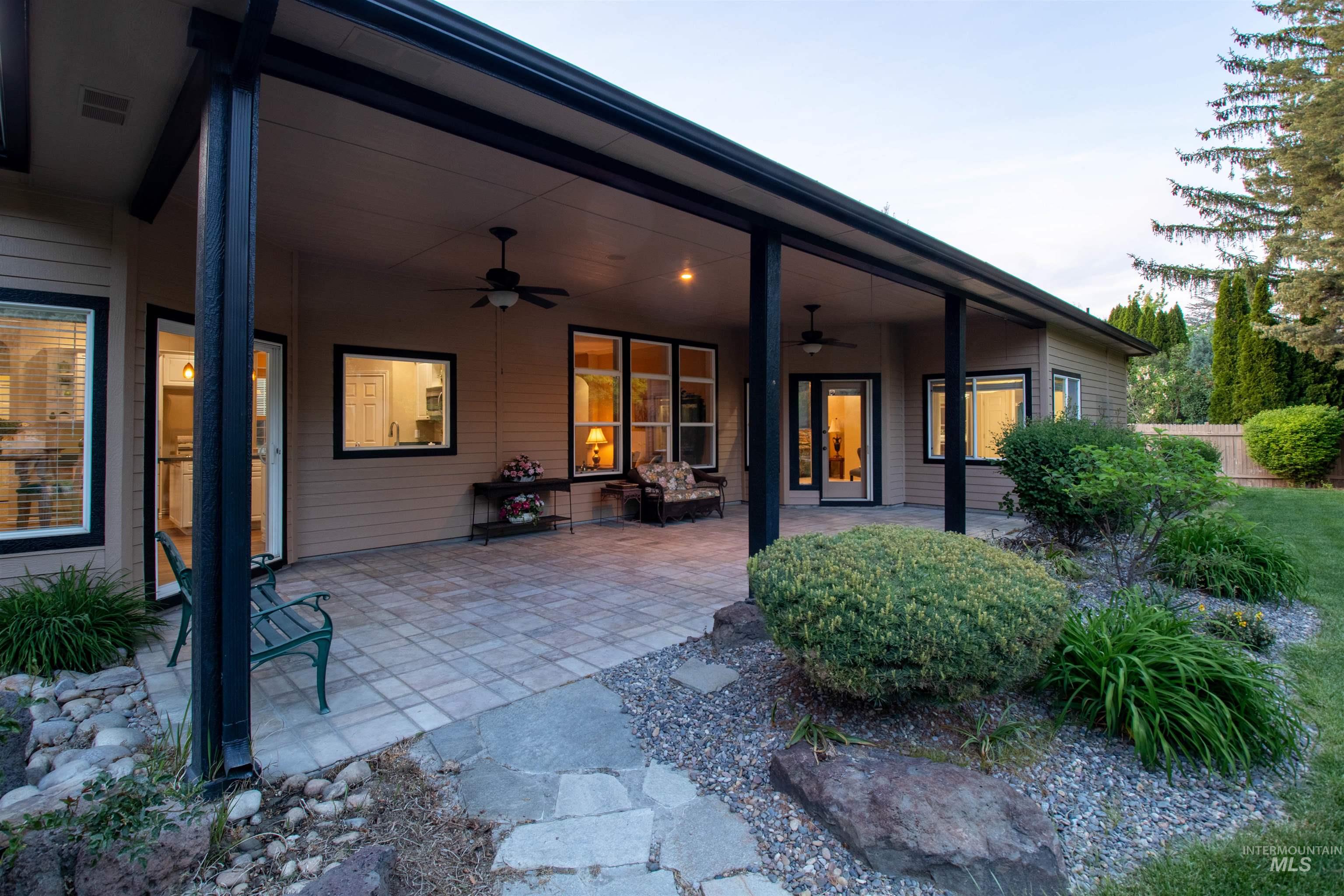 5026 N Greyloch Way, Boise, Idaho 83704, 3 Bedrooms, 2.5 Bathrooms, Residential For Sale, Price $749,900,MLS 98985728