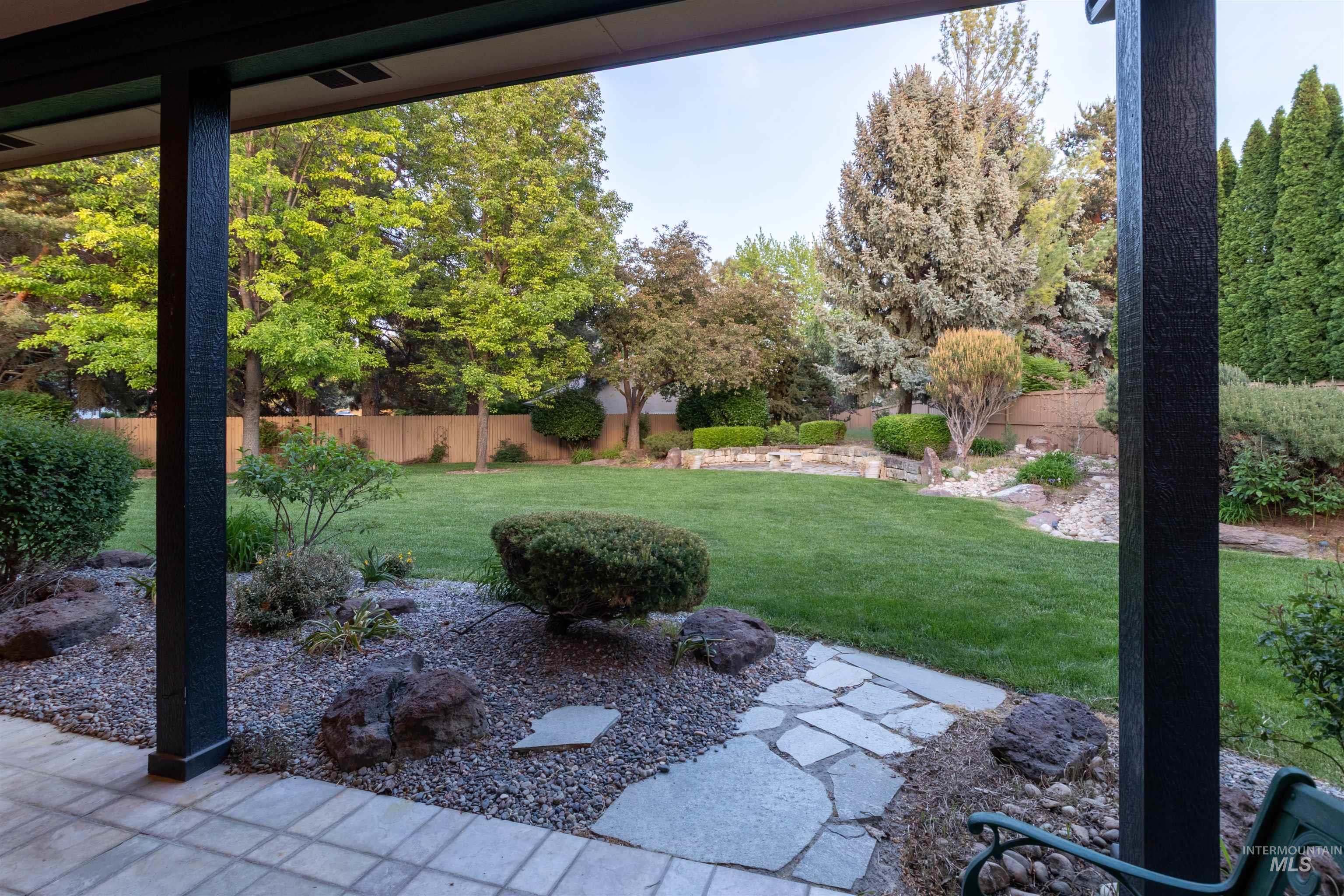 5026 N Greyloch Way, Boise, Idaho 83704, 3 Bedrooms, 2.5 Bathrooms, Residential For Sale, Price $749,900,MLS 98985728