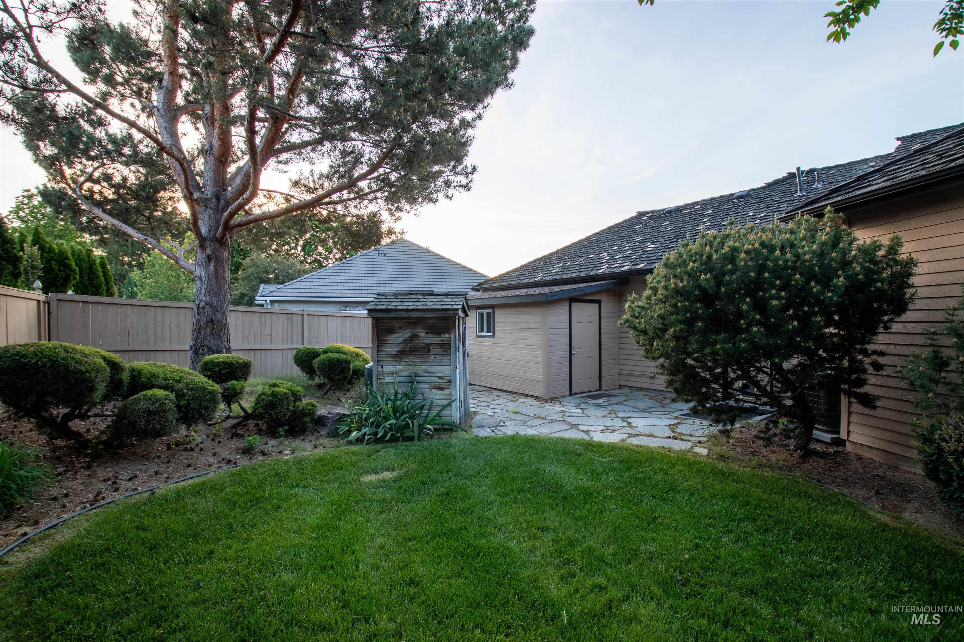 5026 N Greyloch Way, Boise, Idaho 83704, 3 Bedrooms, 2.5 Bathrooms, Residential For Sale, Price $749,900,MLS 98985728