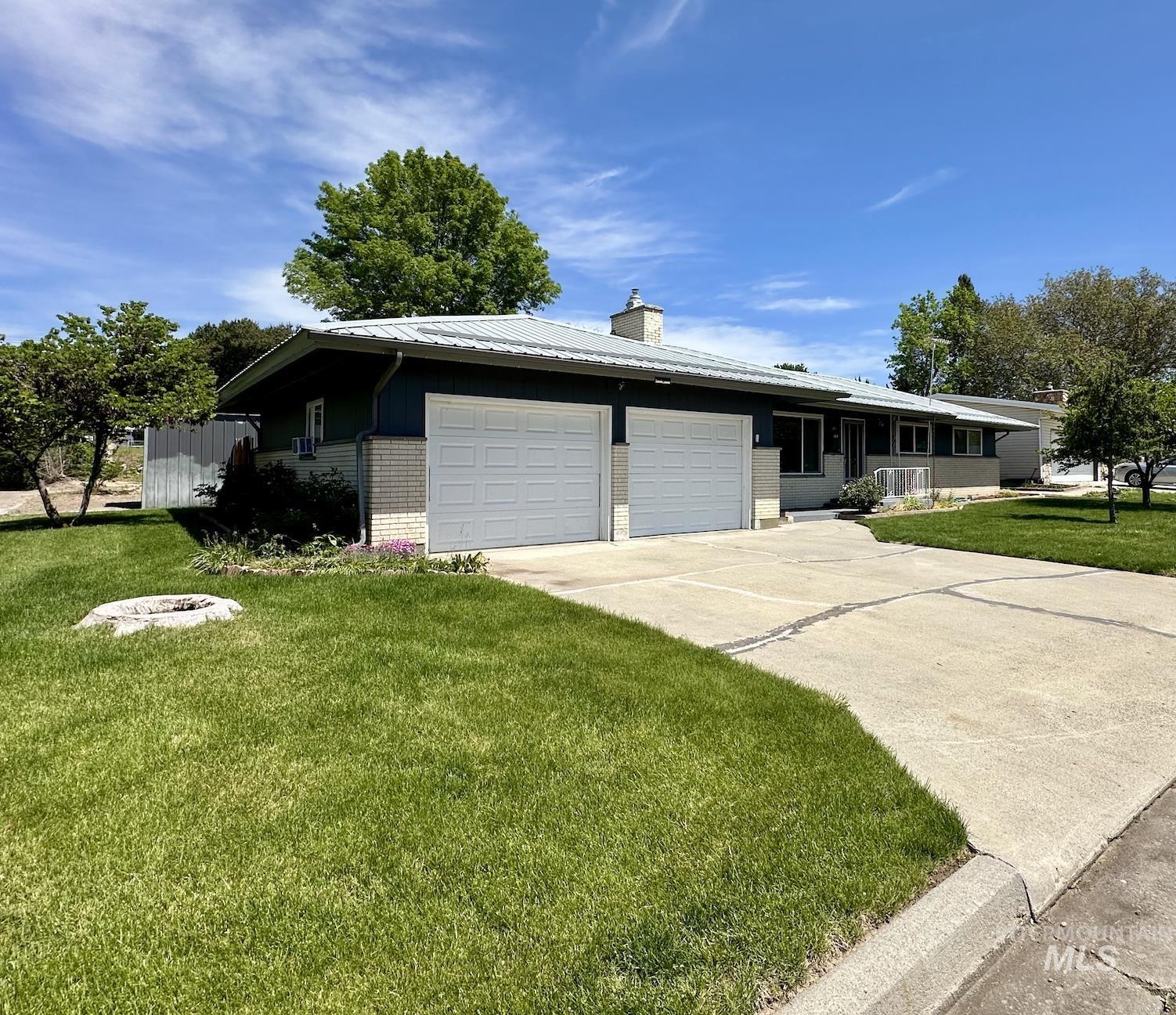 144 Lloyd Ave, Weiser, Idaho 83672, 3 Bedrooms, 2 Bathrooms, Residential For Sale, Price $339,500,MLS 98985731