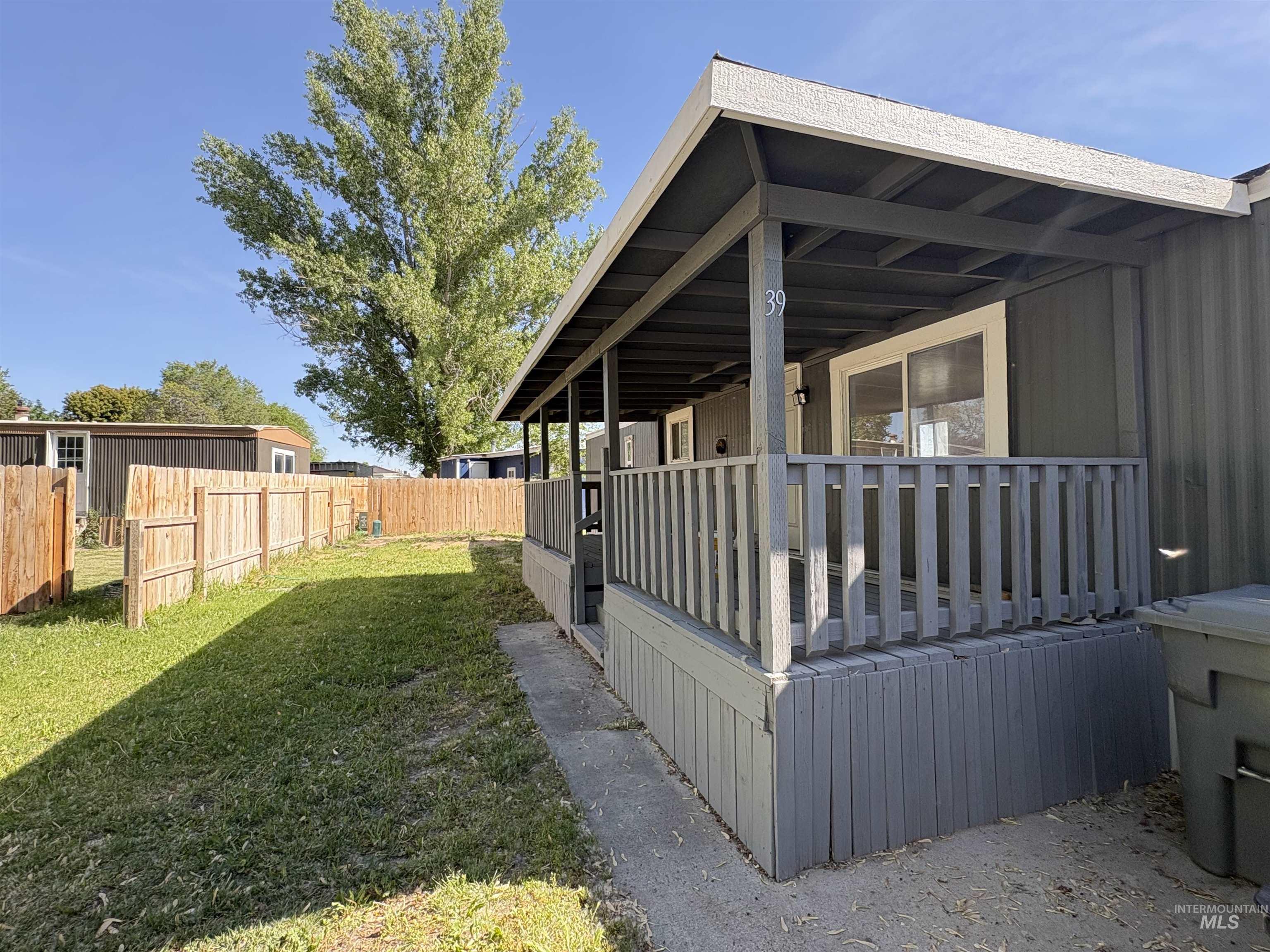 401 S Main St, Homedale, Idaho 83628, 2 Bedrooms, 1 Bathroom, Residential For Sale, Price $65,000,MLS 98985733