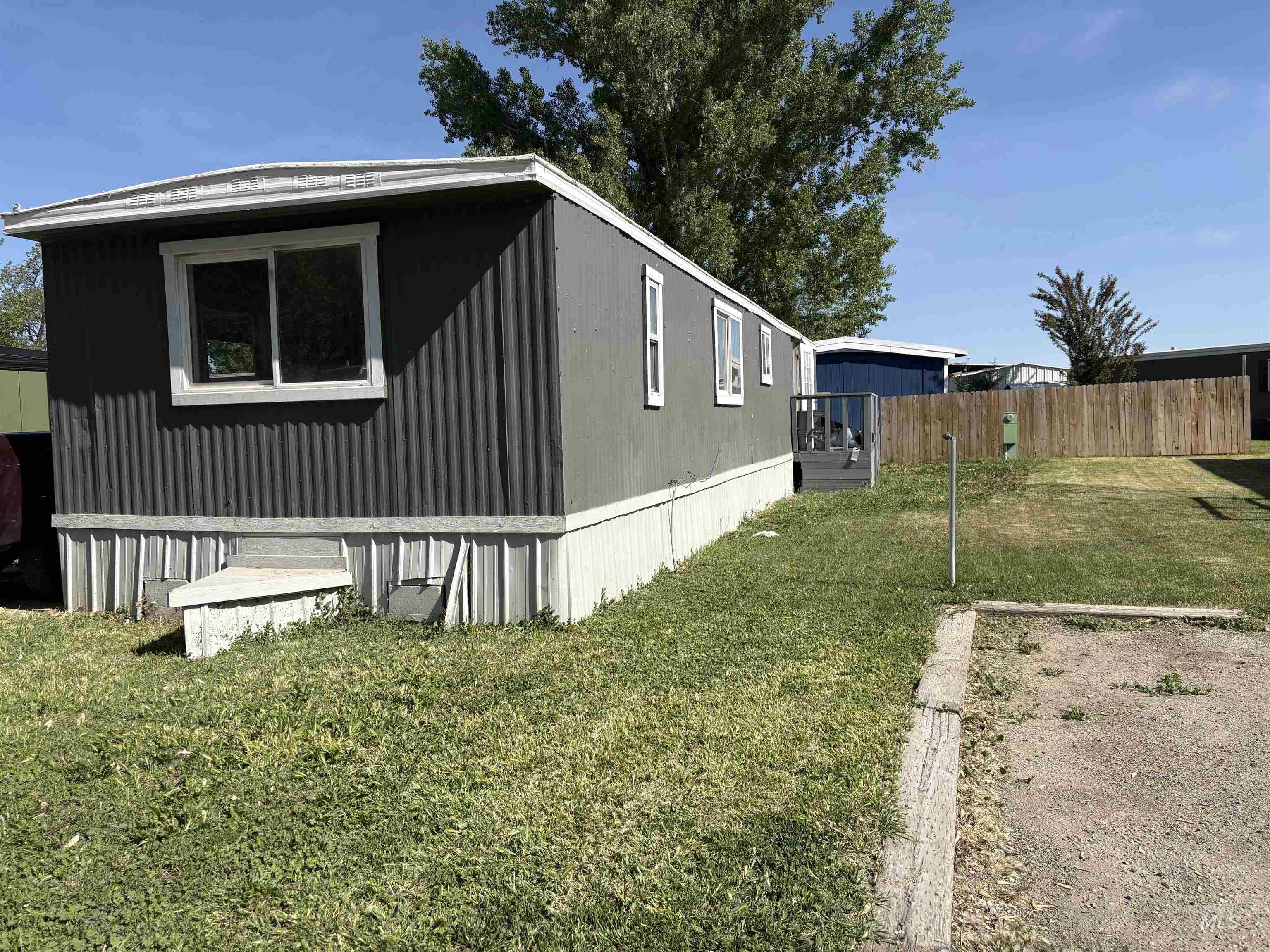 401 S Main St, Homedale, Idaho 83628, 2 Bedrooms, 1 Bathroom, Residential For Sale, Price $65,000,MLS 98985733