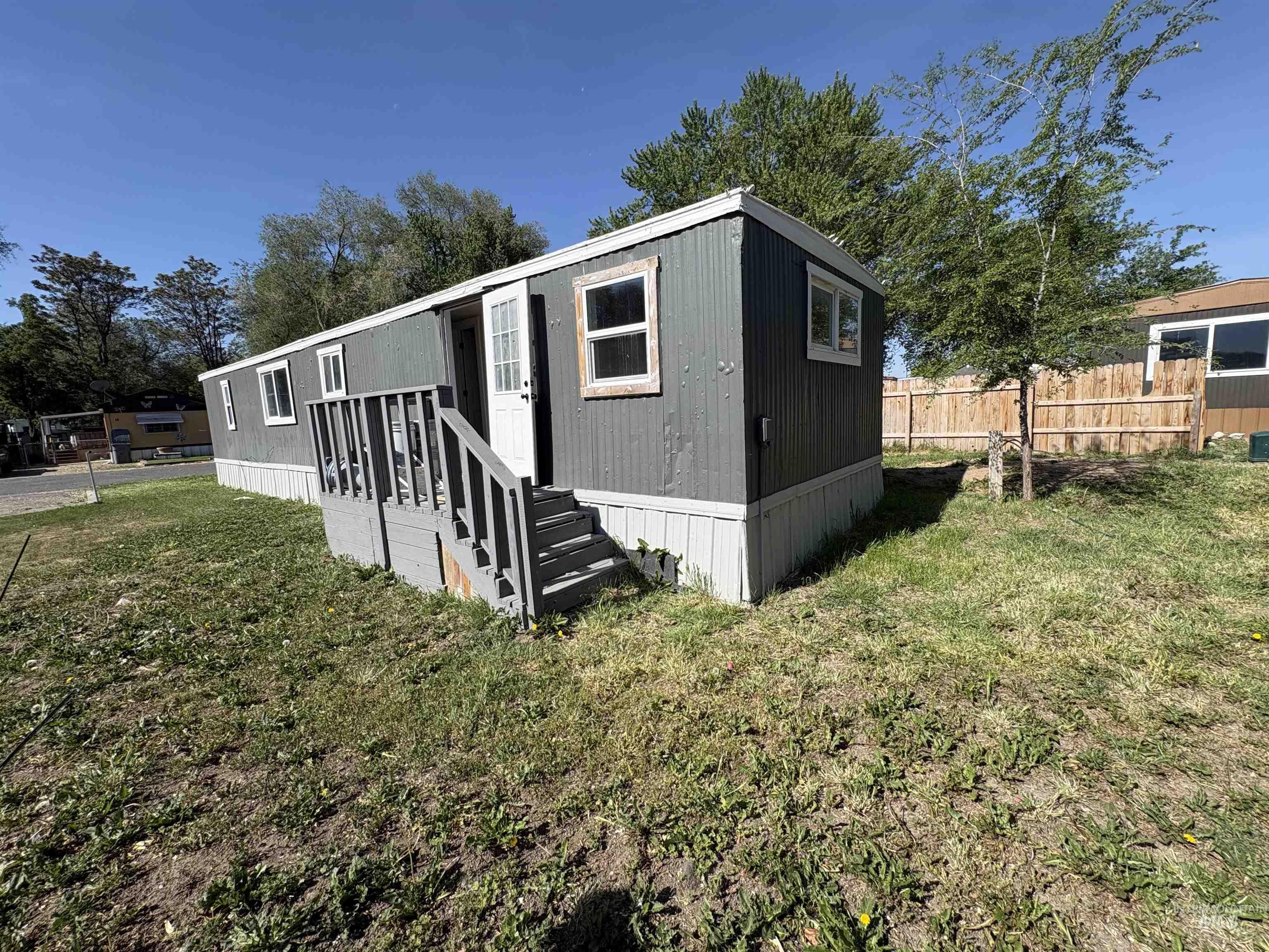 401 S Main St, Homedale, Idaho 83628, 2 Bedrooms, 1 Bathroom, Residential For Sale, Price $65,000,MLS 98985733