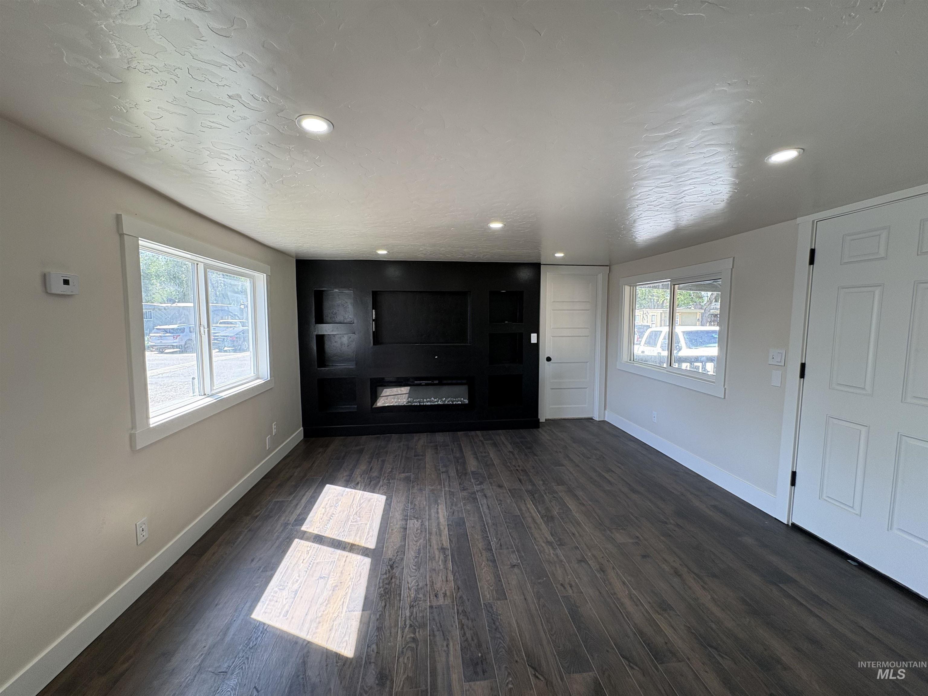 401 S Main St, Homedale, Idaho 83628, 2 Bedrooms, 1 Bathroom, Residential For Sale, Price $65,000,MLS 98985733