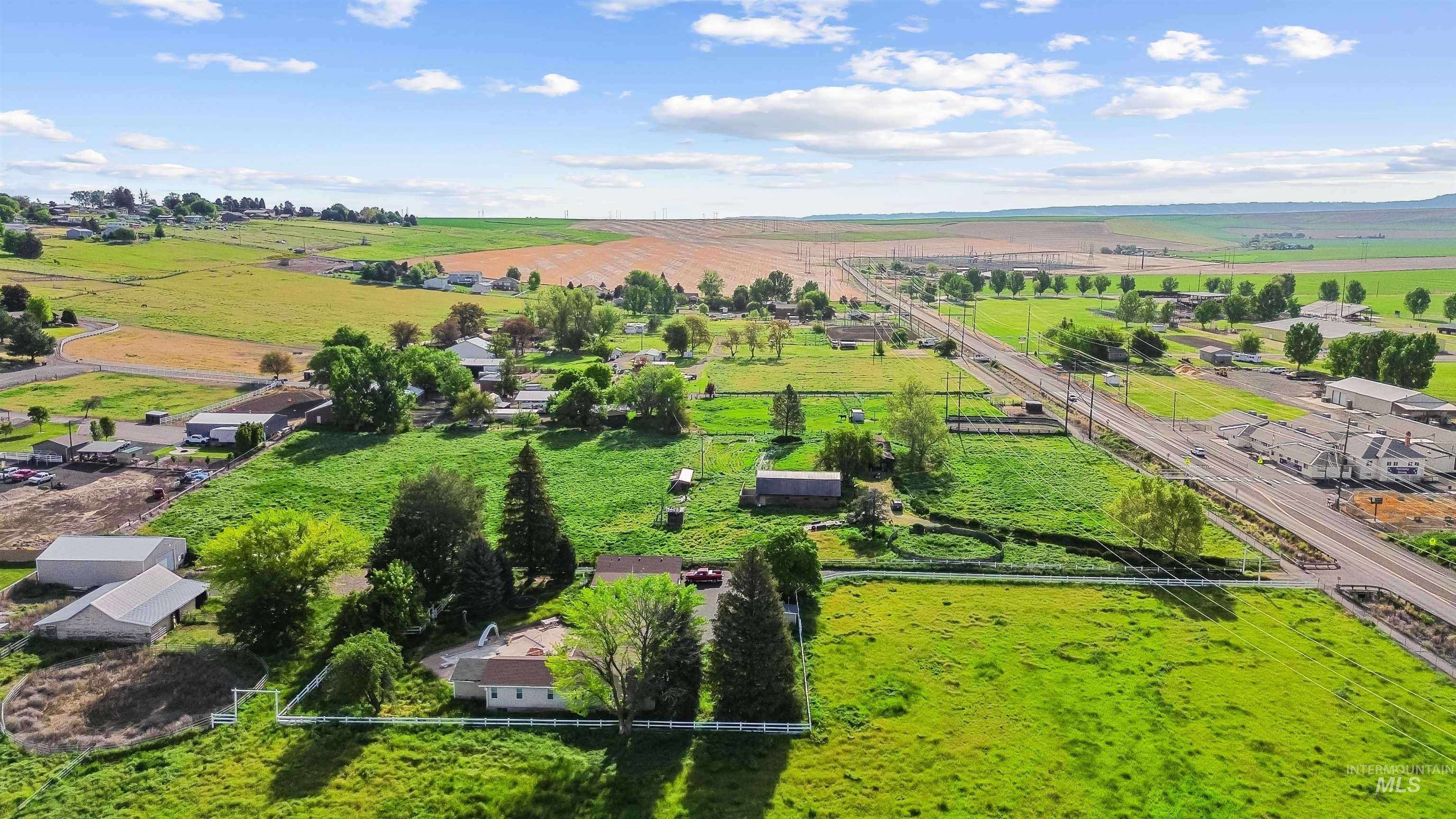 1963 Tammany Creek Rd, Lewiston, Idaho 83501, 4 Bedrooms, 2 Bathrooms, Residential For Sale, Price $330,000,MLS 98985738