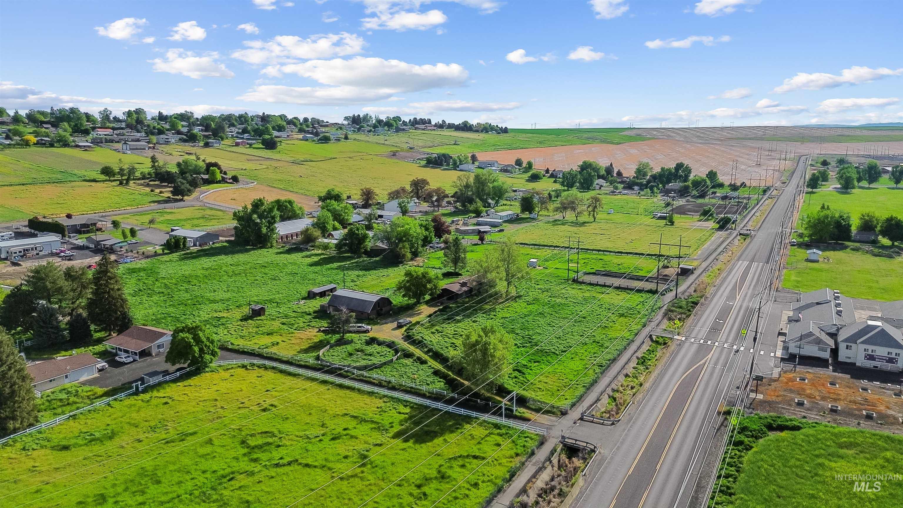 1963 Tammany Creek Rd, Lewiston, Idaho 83501, 4 Bedrooms, 2 Bathrooms, Residential For Sale, Price $330,000,MLS 98985738