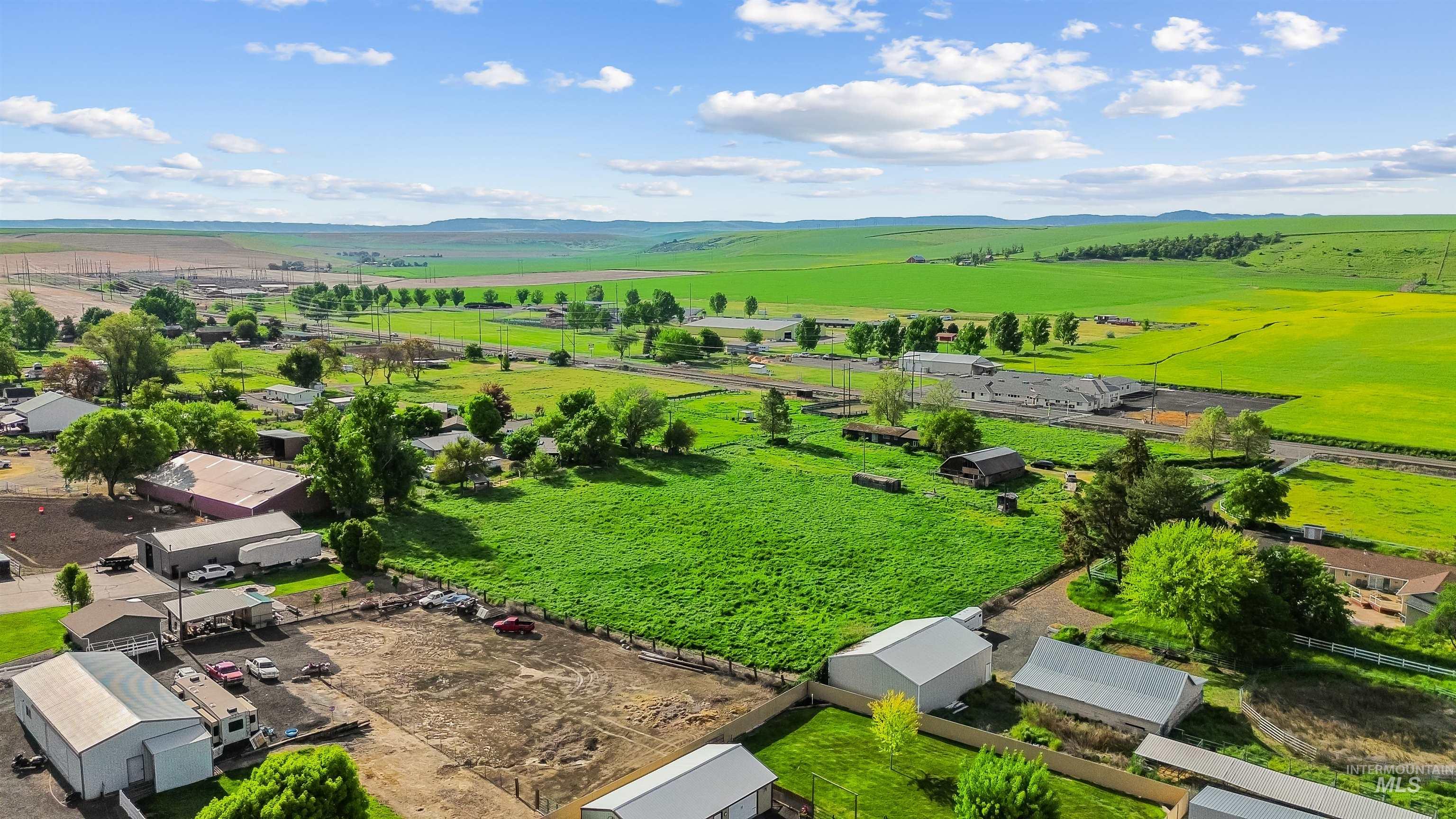 1963 Tammany Creek Rd, Lewiston, Idaho 83501, 4 Bedrooms, 2 Bathrooms, Residential For Sale, Price $330,000,MLS 98985738