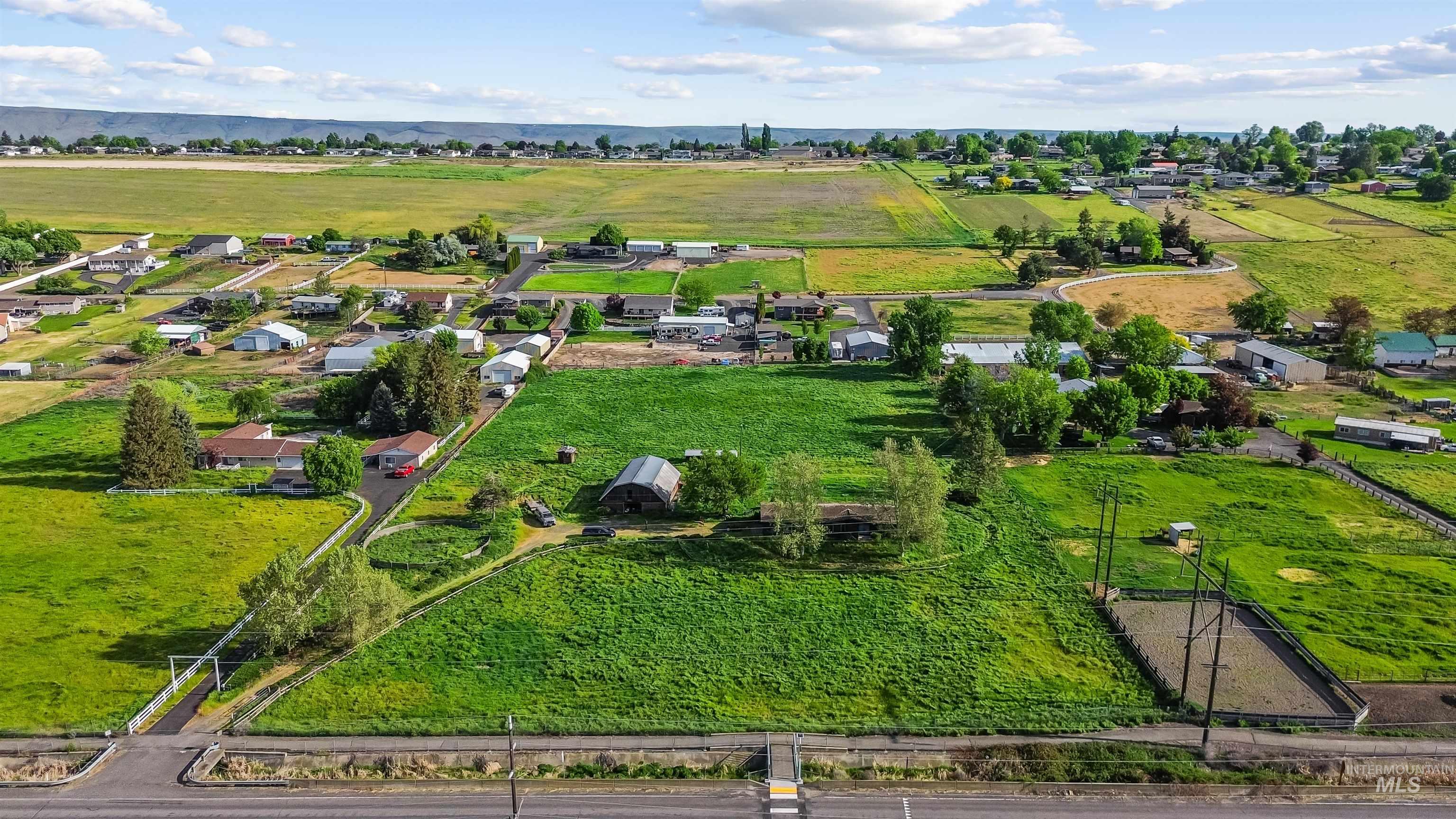 1963 Tammany Creek Rd, Lewiston, Idaho 83501, 4 Bedrooms, 2 Bathrooms, Residential For Sale, Price $330,000,MLS 98985738