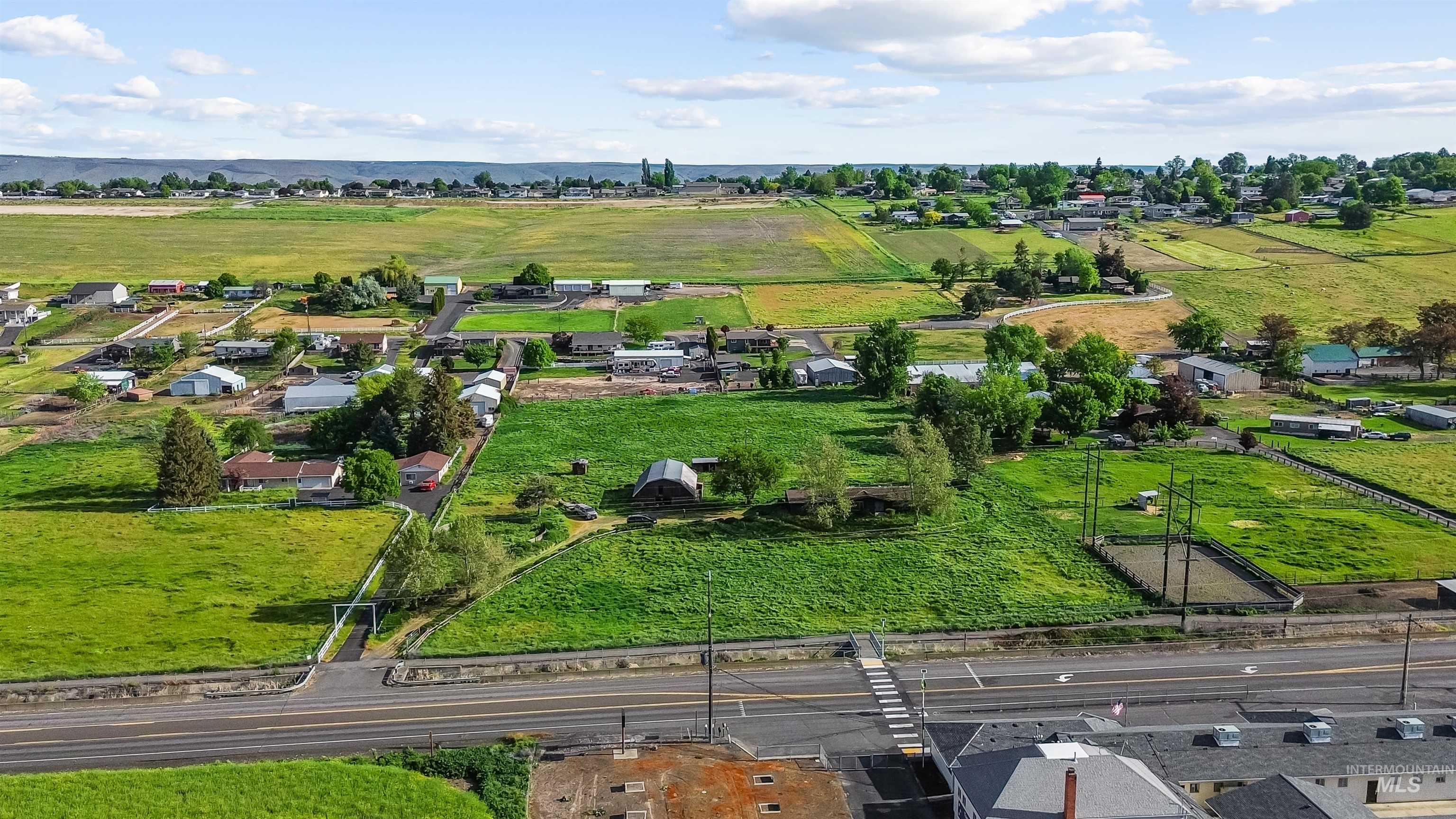 1963 Tammany Creek Rd, Lewiston, Idaho 83501, 4 Bedrooms, 2 Bathrooms, Residential For Sale, Price $330,000,MLS 98985738