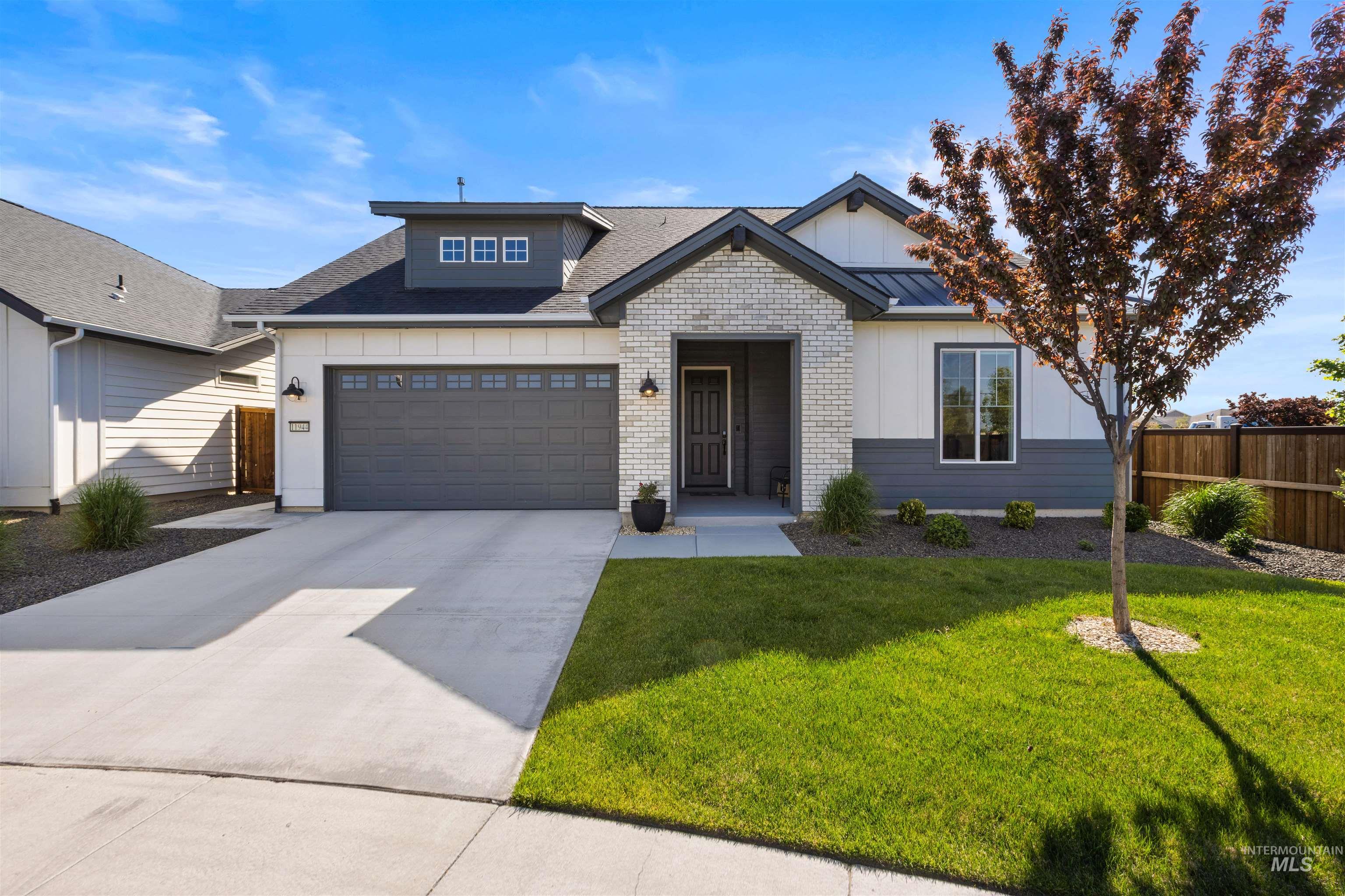 11944 S Glory Lane, Kuna, Idaho 83634, 2 Bedrooms, 2.5 Bathrooms, Residential For Sale, Price $649,900,MLS 98985739