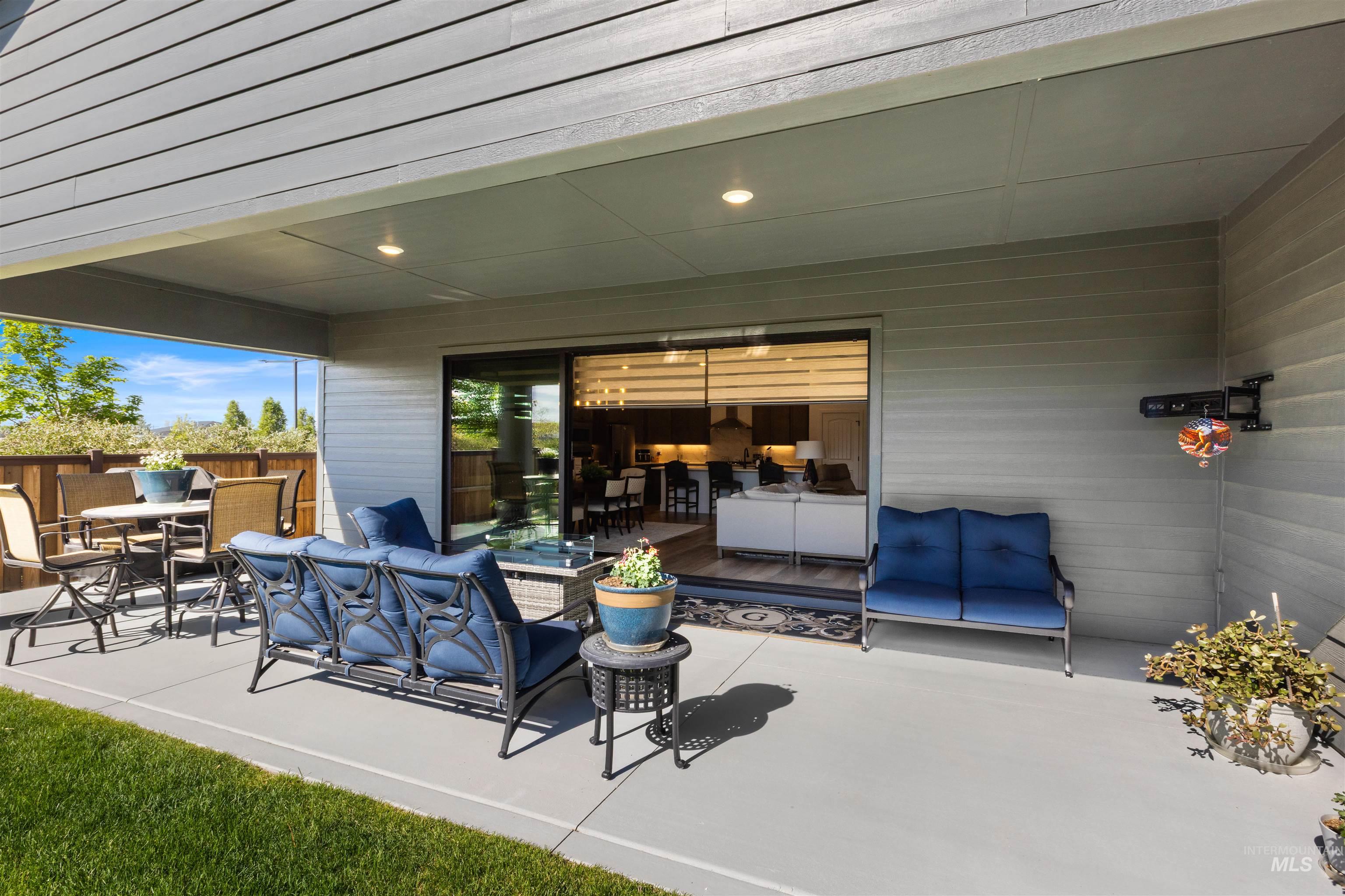 11944 S Glory Lane, Kuna, Idaho 83634, 2 Bedrooms, 2.5 Bathrooms, Residential For Sale, Price $649,900,MLS 98985739