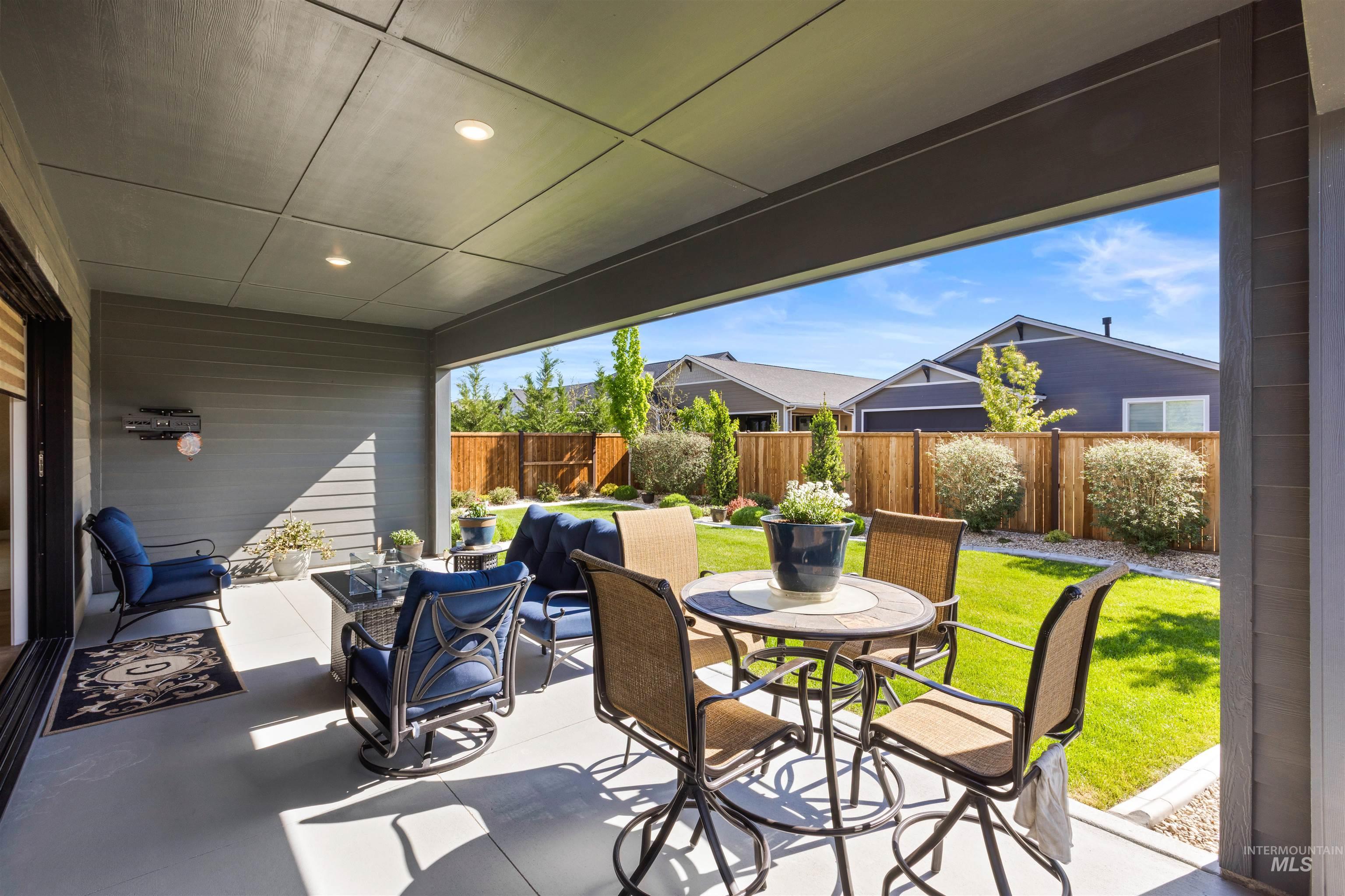 11944 S Glory Lane, Kuna, Idaho 83634, 2 Bedrooms, 2.5 Bathrooms, Residential For Sale, Price $649,900,MLS 98985739