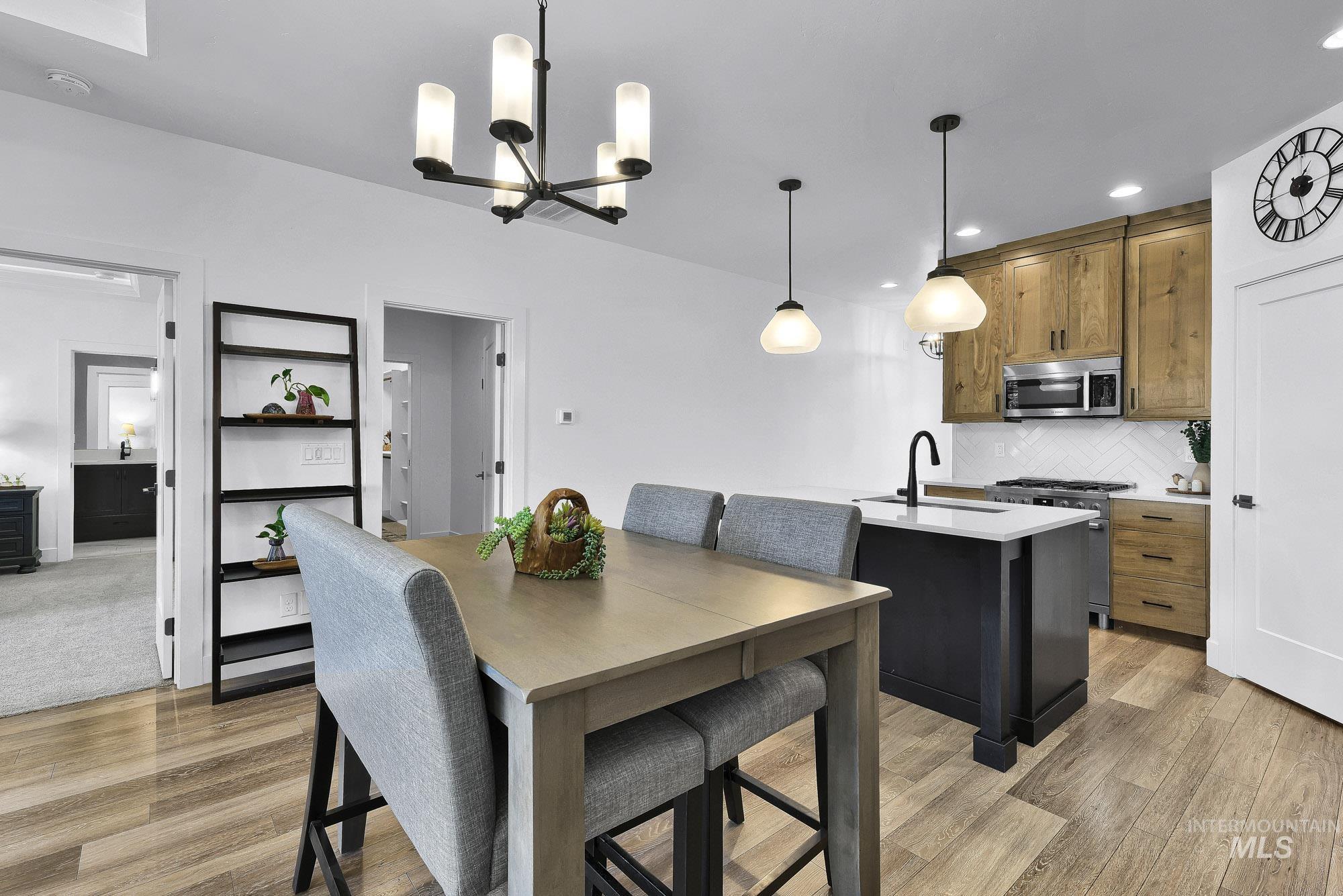 4096 N Heritage View Ave, Meridian, Idaho 83646, 2 Bedrooms, 2 Bathrooms, Residential For Sale, Price $447,000,MLS 98985744