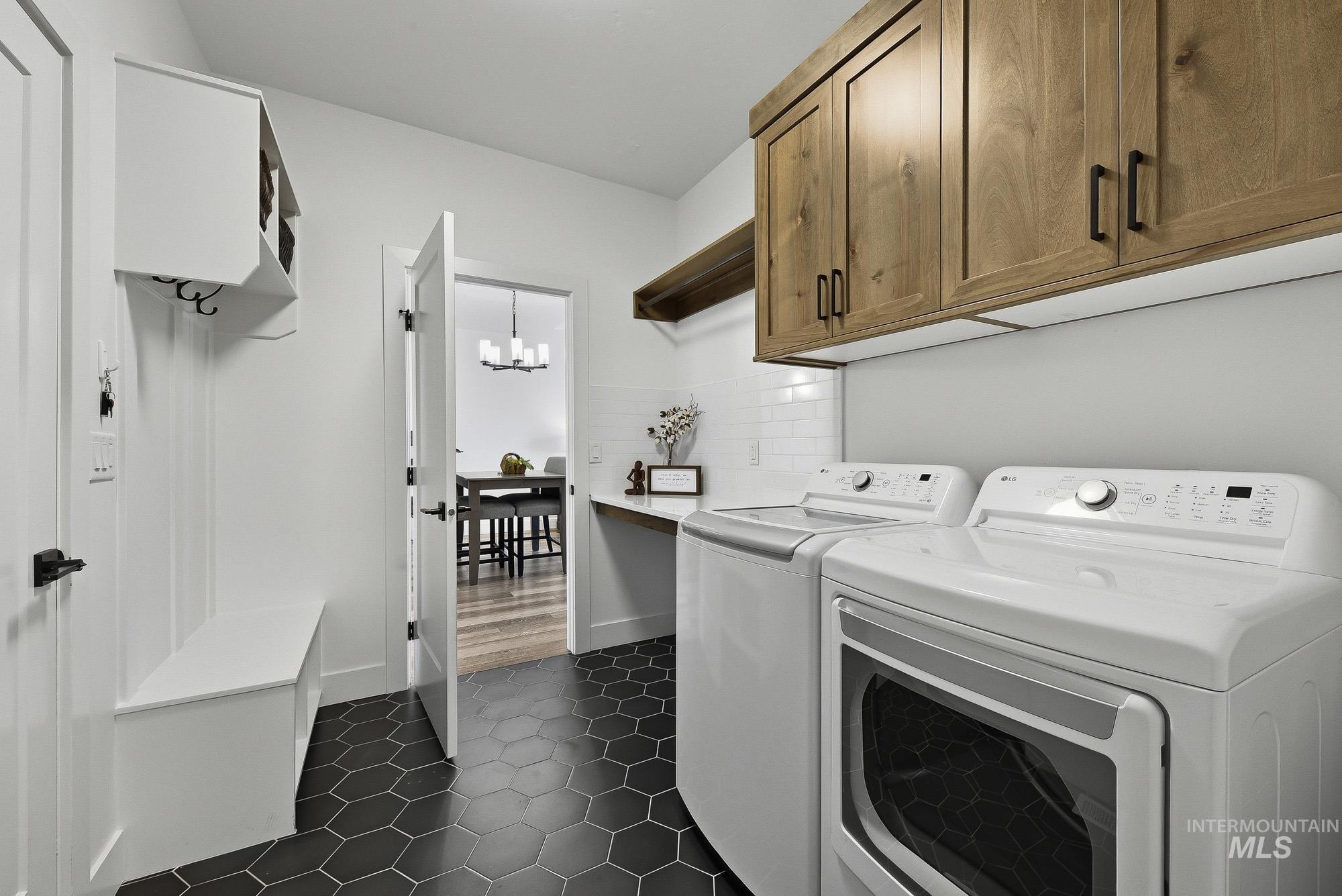 4096 N Heritage View Ave, Meridian, Idaho 83646, 2 Bedrooms, 2 Bathrooms, Residential For Sale, Price $447,000,MLS 98985744