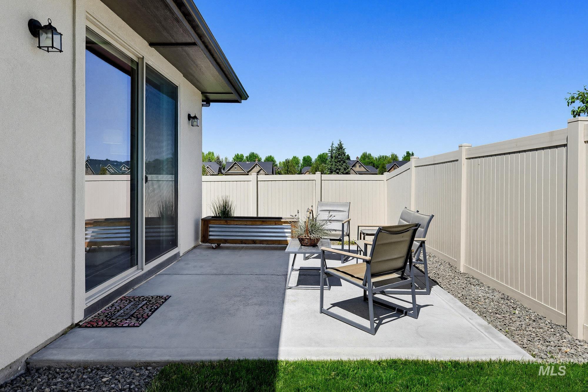 4096 N Heritage View Ave, Meridian, Idaho 83646, 2 Bedrooms, 2 Bathrooms, Residential For Sale, Price $447,000,MLS 98985744