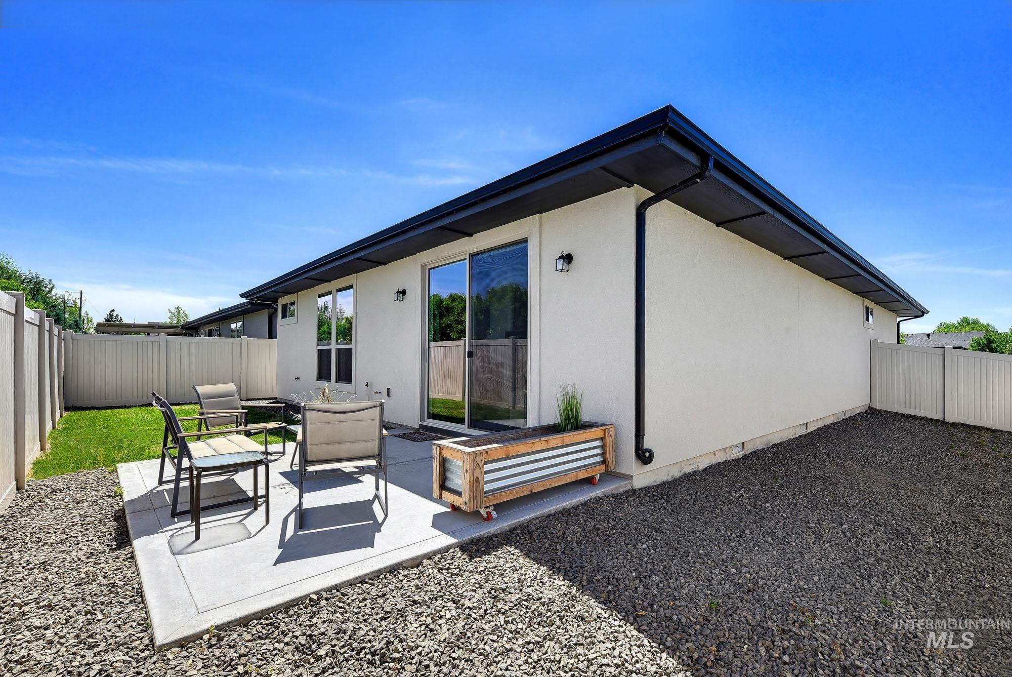4096 N Heritage View Ave, Meridian, Idaho 83646, 2 Bedrooms, 2 Bathrooms, Residential For Sale, Price $447,000,MLS 98985744