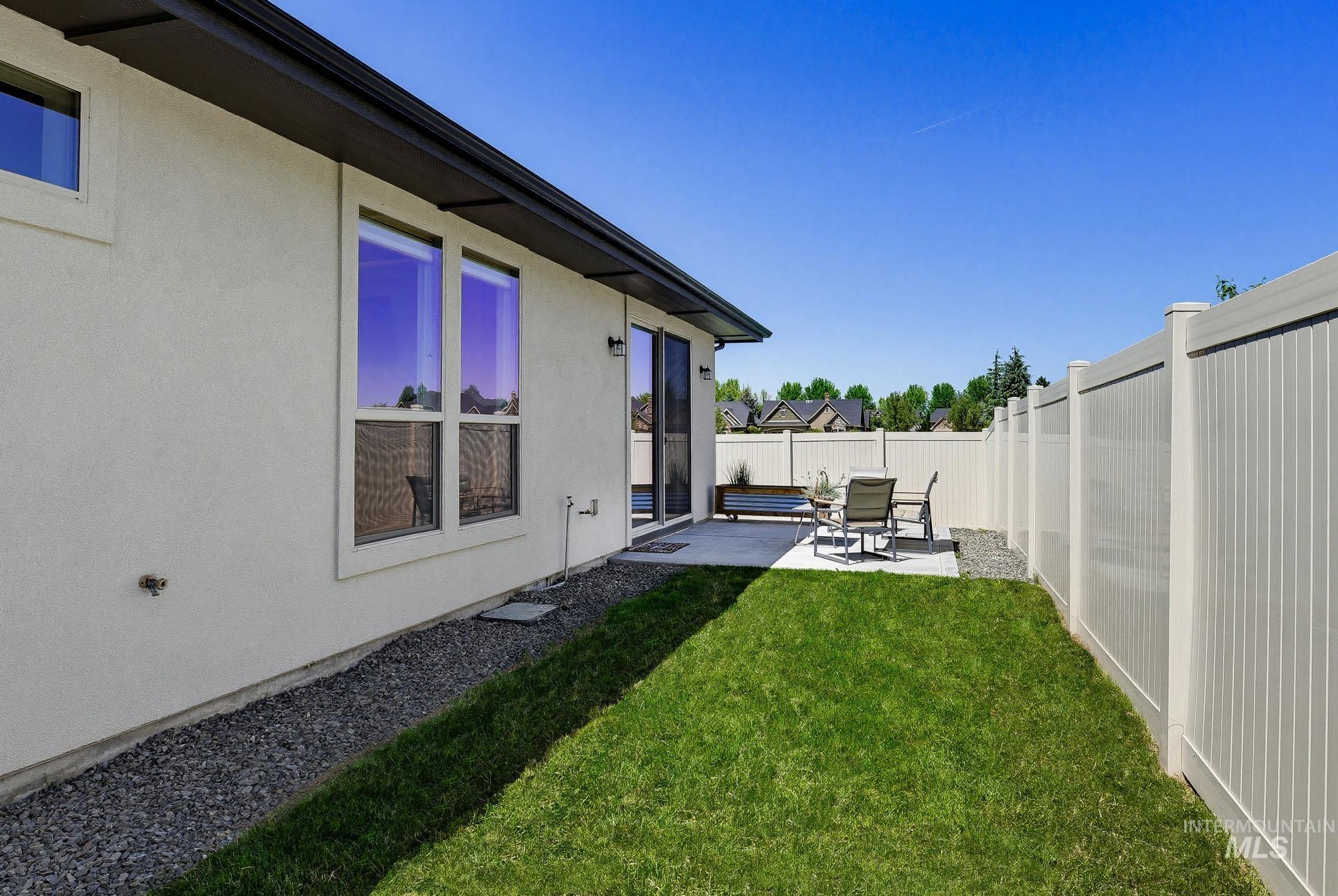 4096 N Heritage View Ave, Meridian, Idaho 83646, 2 Bedrooms, 2 Bathrooms, Residential For Sale, Price $447,000,MLS 98985744