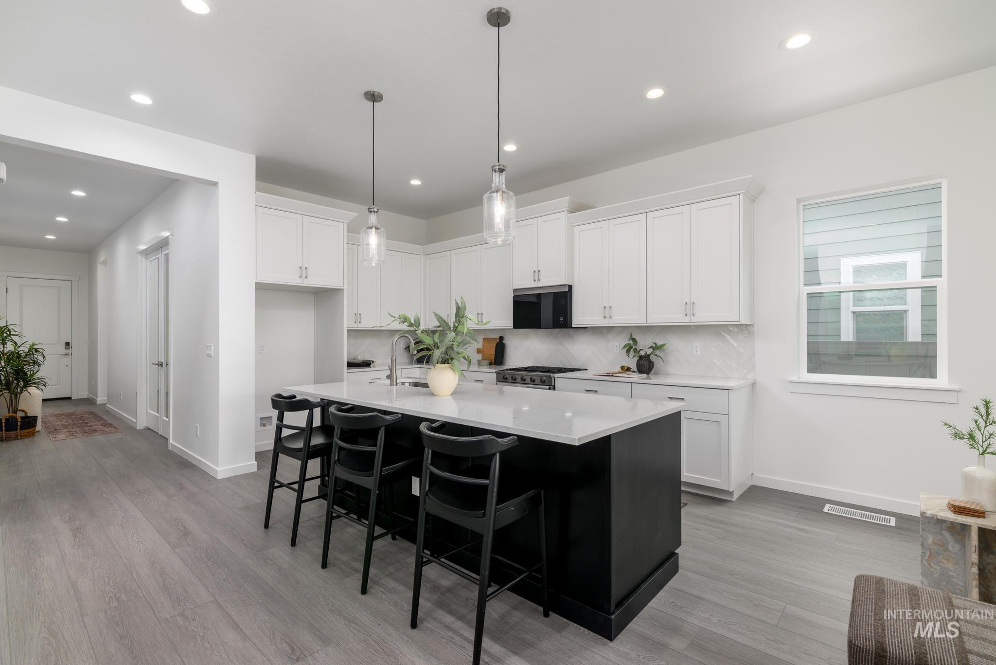 8554 W Fanning St, Star, Idaho 83669, 2 Bedrooms, 2 Bathrooms, Residential For Sale, Price $604,000,MLS 98985746