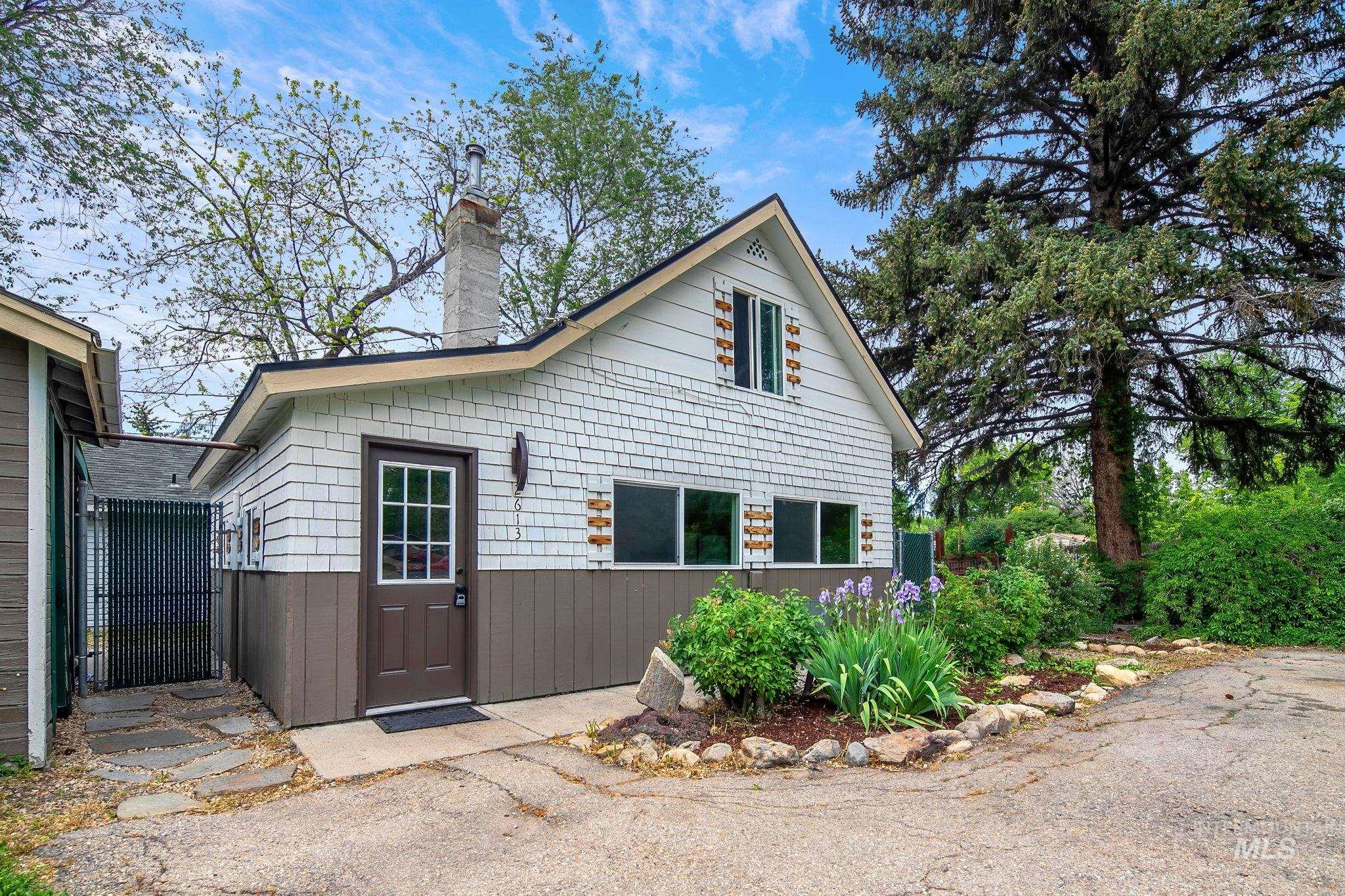 2613 N N. Woody Dr., Boise, Idaho 83703, 2 Bedrooms, 1 Bathroom, Residential For Sale, Price $423,500,MLS 98985747