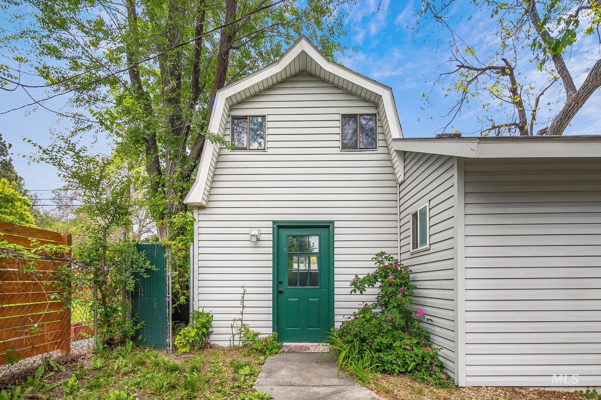 2613 N N. Woody Dr., Boise, Idaho 83703, 2 Bedrooms, 1 Bathroom, Residential For Sale, Price $423,500,MLS 98985747