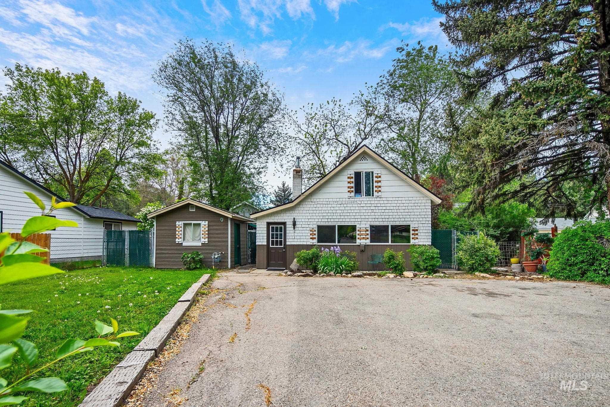 2613 N N. Woody Dr., Boise, Idaho 83703, 2 Bedrooms, 1 Bathroom, Residential For Sale, Price $423,500,MLS 98985747