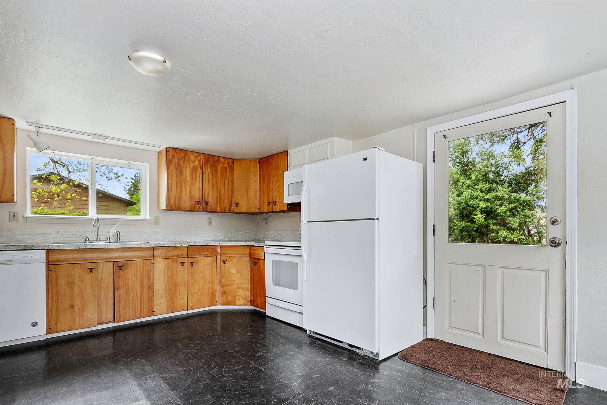 2613 N N. Woody Dr., Boise, Idaho 83703, 2 Bedrooms, 1 Bathroom, Residential For Sale, Price $423,500,MLS 98985747