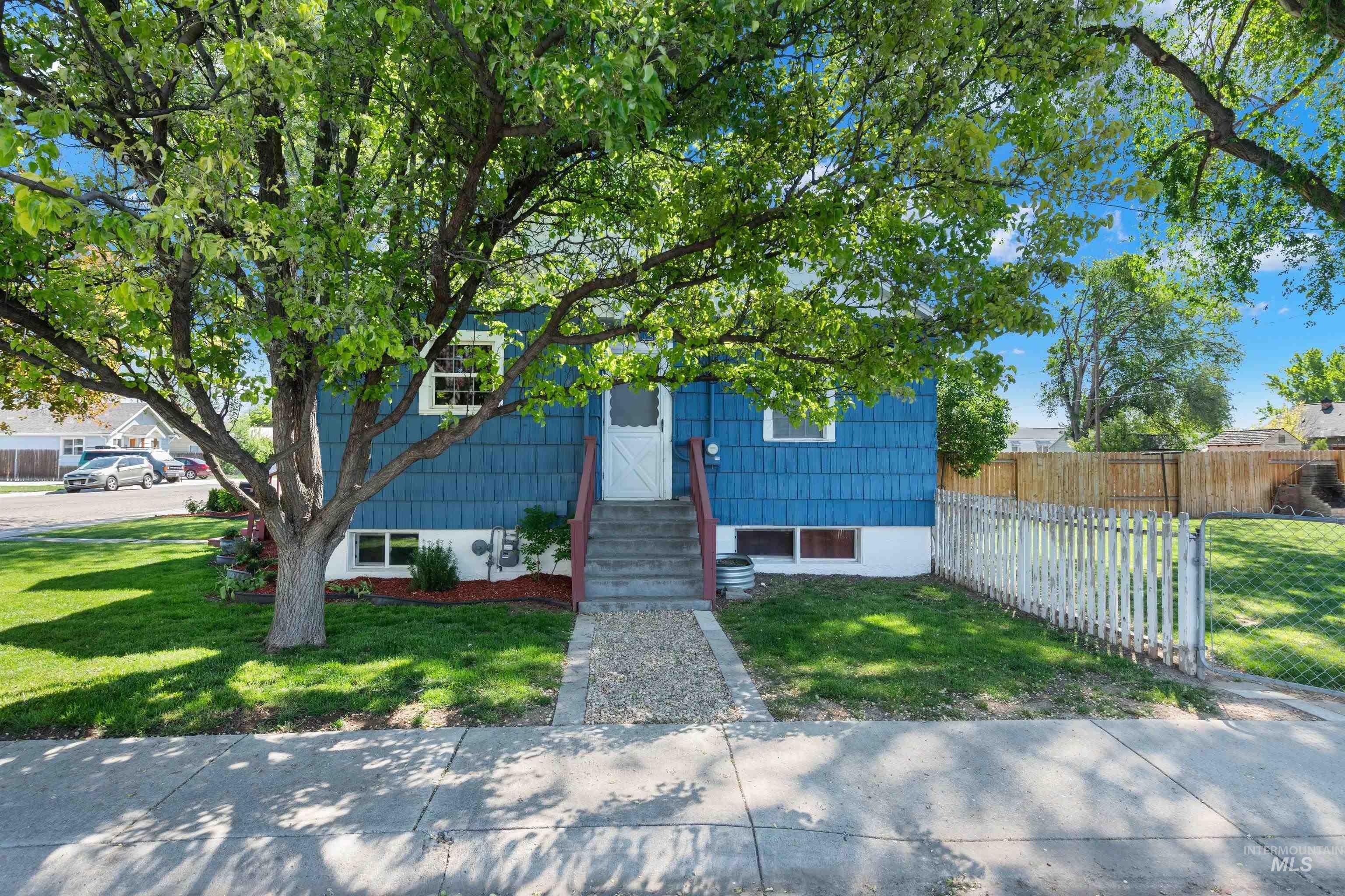147 W Blaine Avenue, Nampa, Idaho 83651, 4 Bedrooms, 3 Bathrooms, Residential For Sale, Price $339,999,MLS 98985749