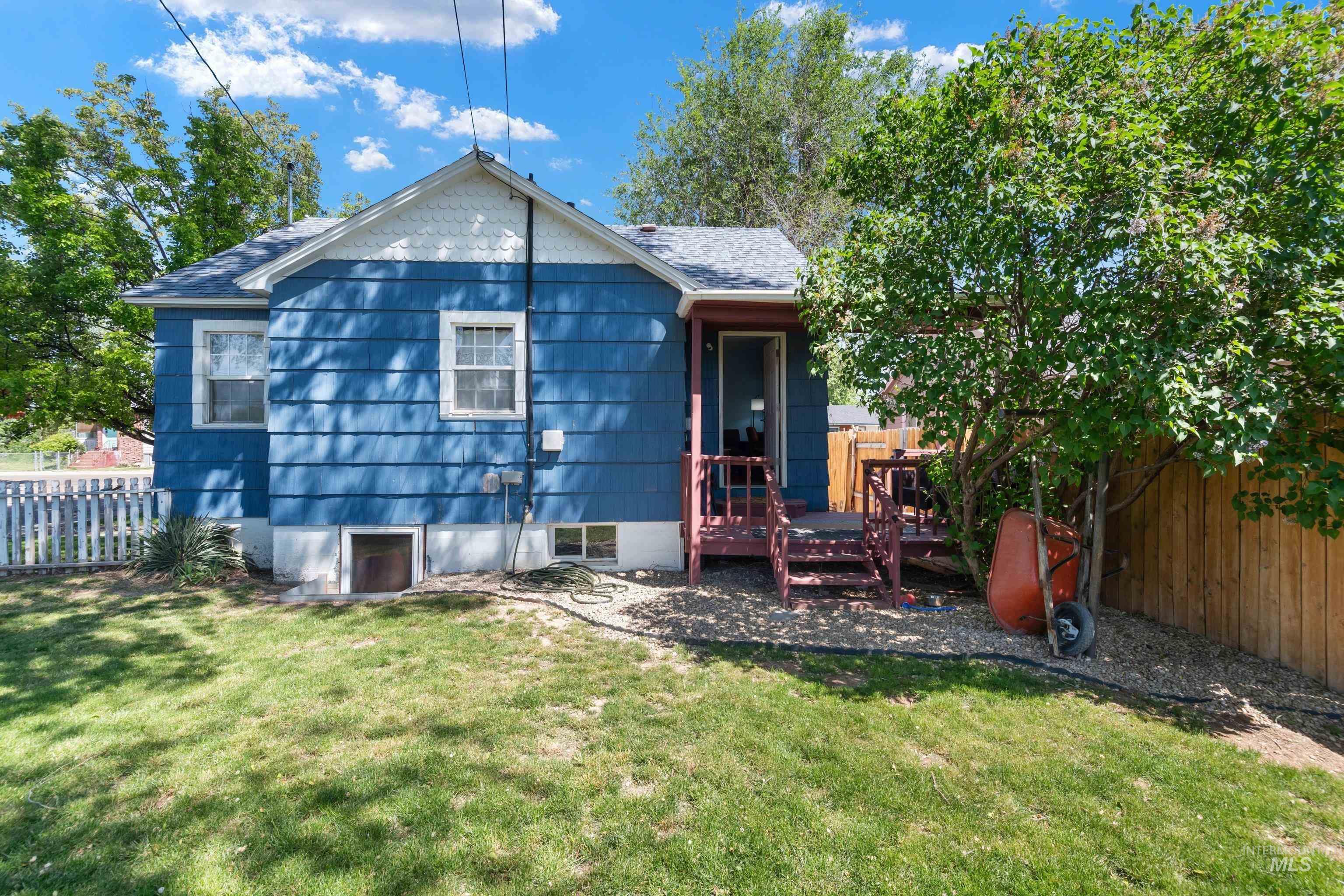 147 W Blaine Avenue, Nampa, Idaho 83651, 4 Bedrooms, 3 Bathrooms, Residential For Sale, Price $339,999,MLS 98985749