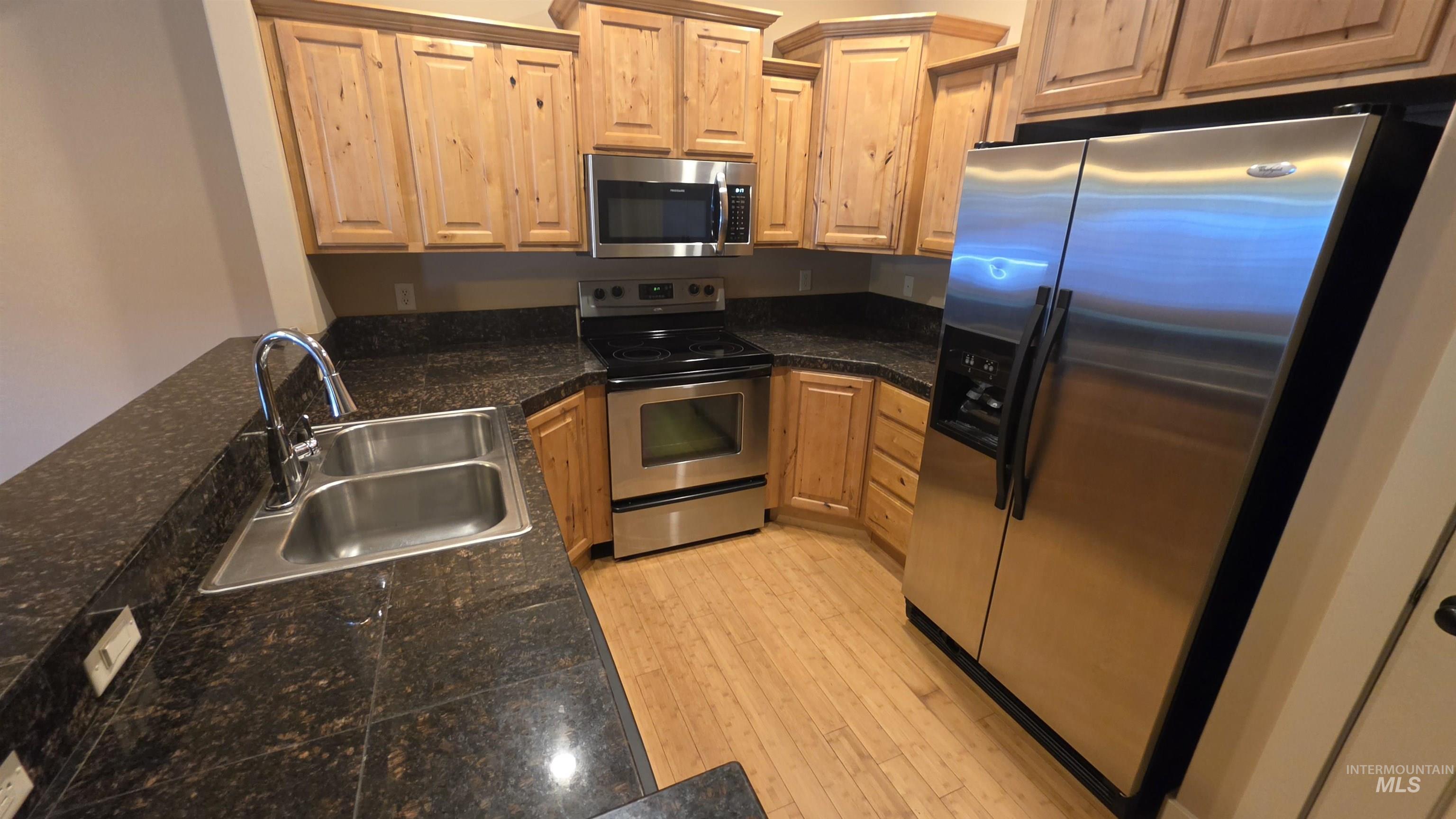 5239 W MORRIS HILL RD., Boise, Idaho 83706, 3 Bedrooms, 2.5 Bathrooms, Residential For Sale, Price $395,900,MLS 98985750