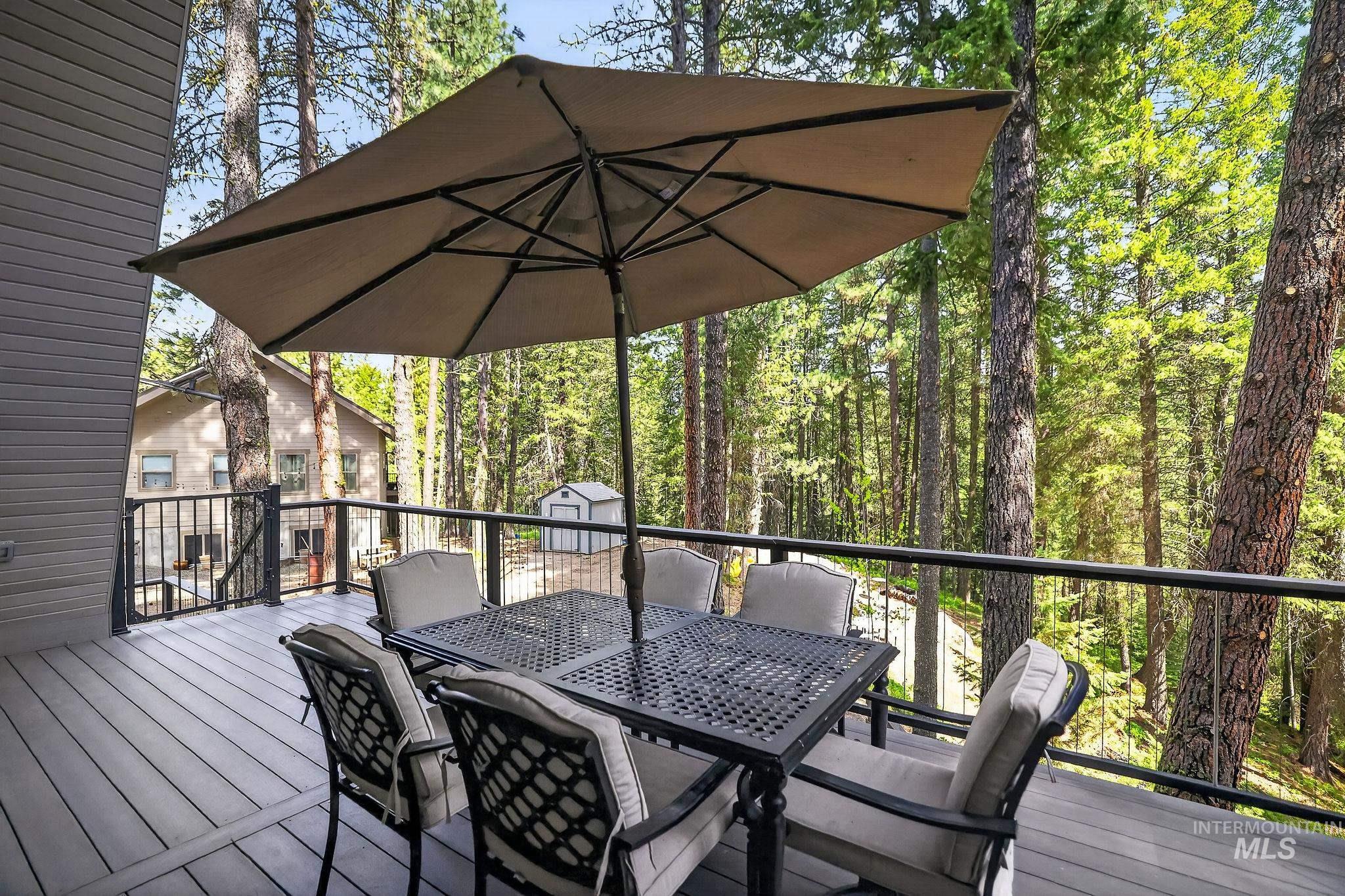 44 Landale, Cascade, Idaho 83611, 3 Bedrooms, 2.5 Bathrooms, Residential For Sale, Price $595,000,MLS 98985751