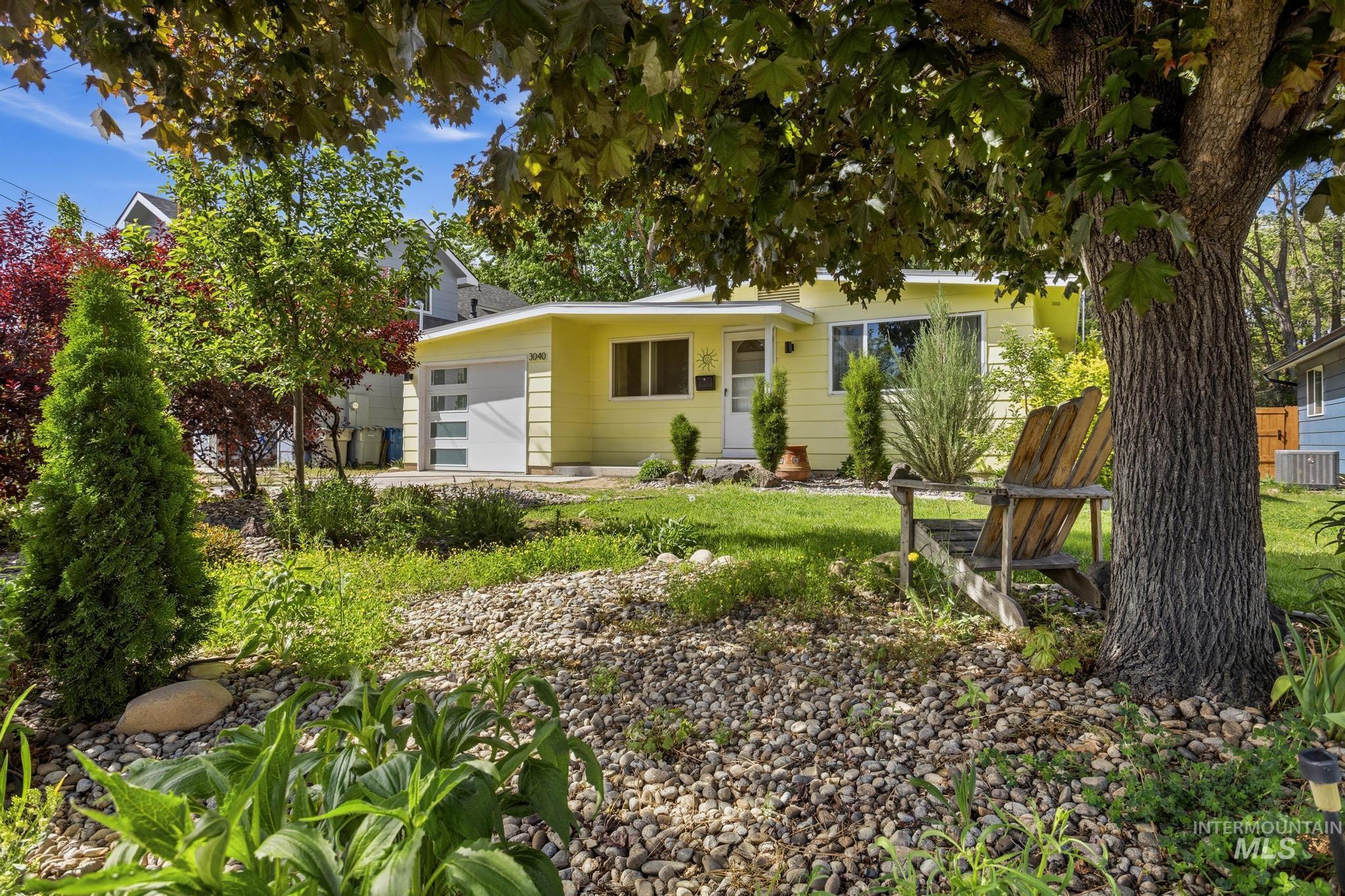 3040 W Hester St, Boise, Idaho 83702, 3 Bedrooms, 1 Bathroom, Residential For Sale, Price $525,000,MLS 98985752