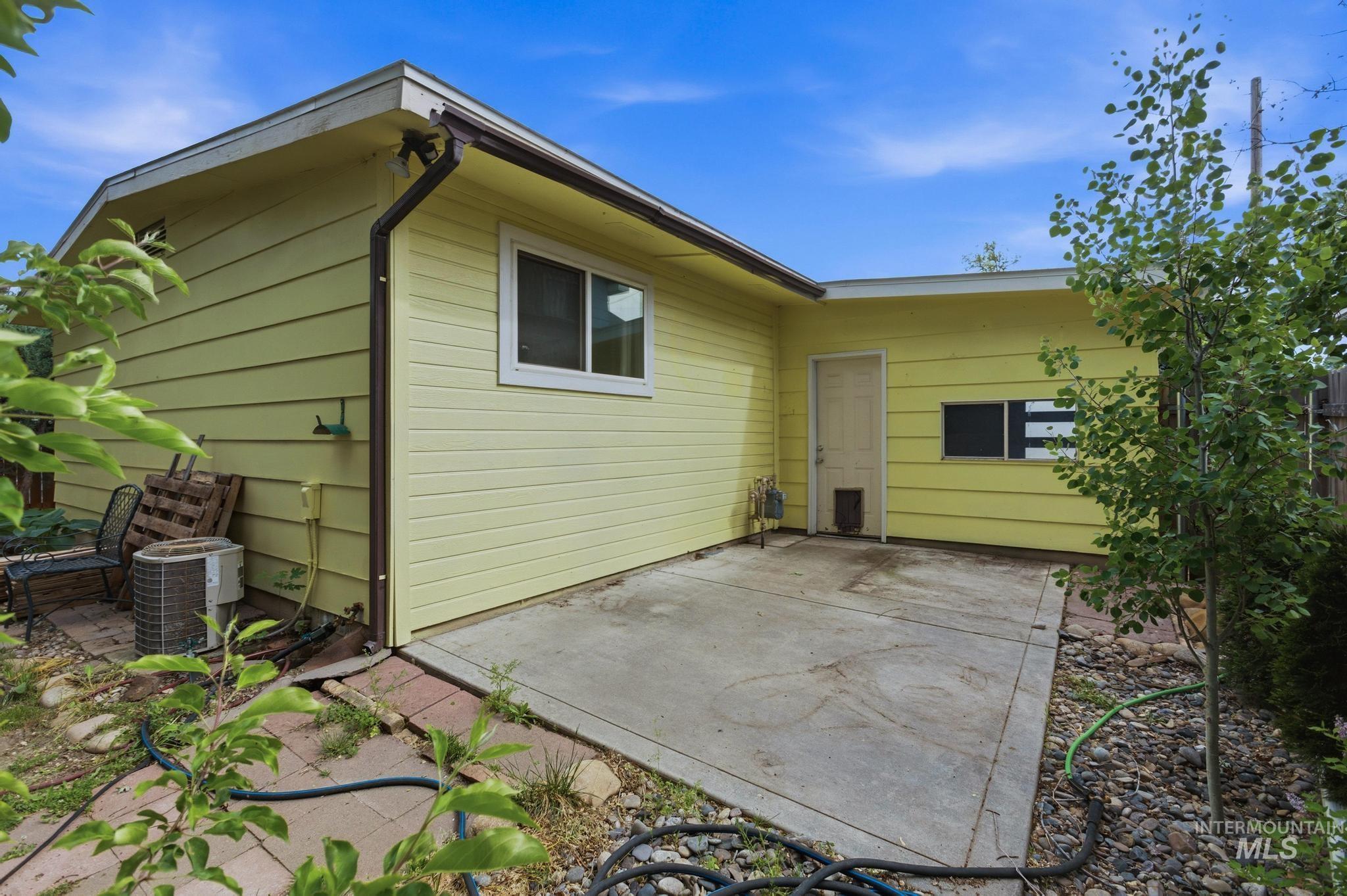 3040 W Hester St, Boise, Idaho 83702, 3 Bedrooms, 1 Bathroom, Residential For Sale, Price $525,000,MLS 98985752