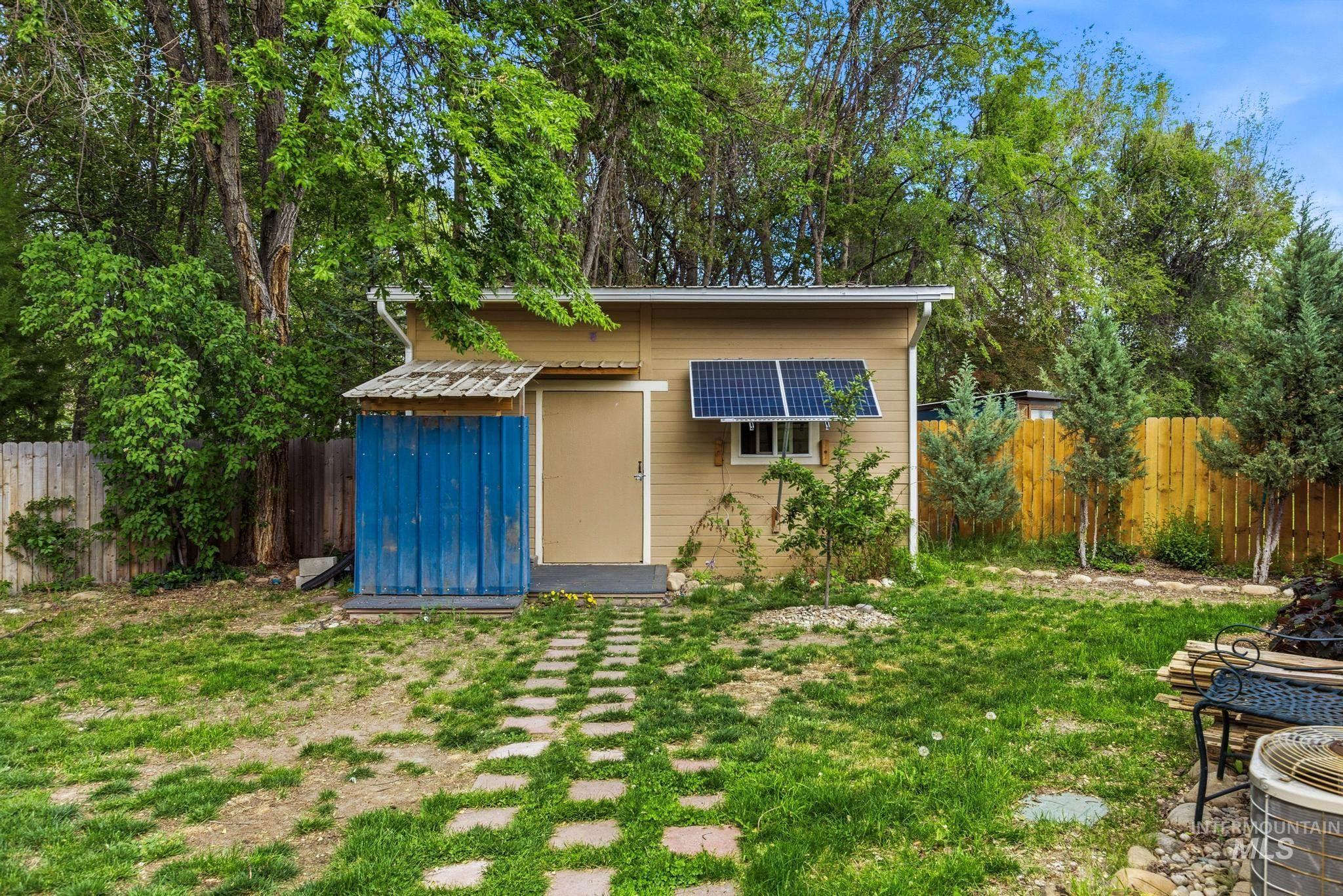 3040 W Hester St, Boise, Idaho 83702, 3 Bedrooms, 1 Bathroom, Residential For Sale, Price $525,000,MLS 98985752