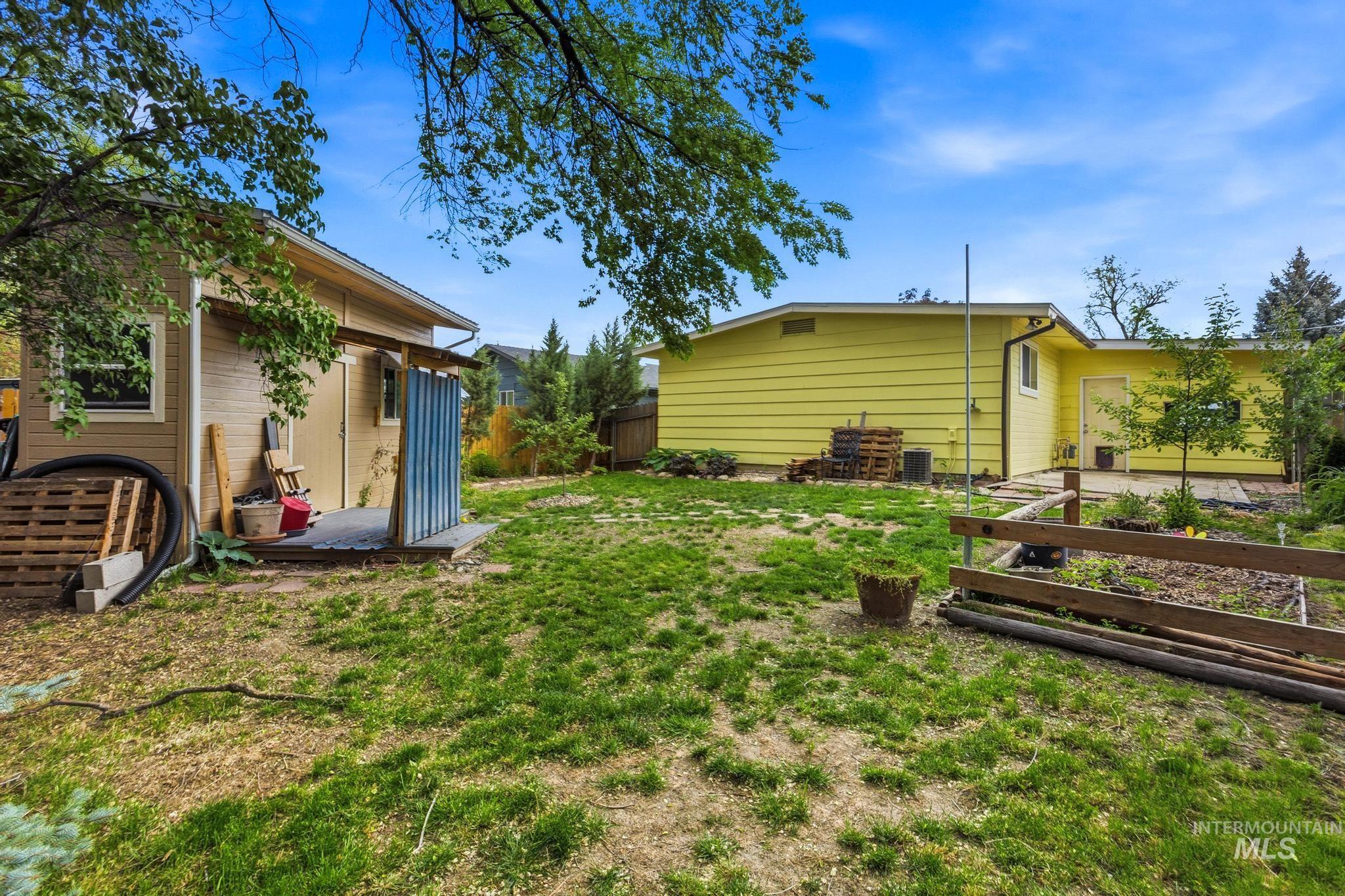 3040 W Hester St, Boise, Idaho 83702, 3 Bedrooms, 1 Bathroom, Residential For Sale, Price $525,000,MLS 98985752