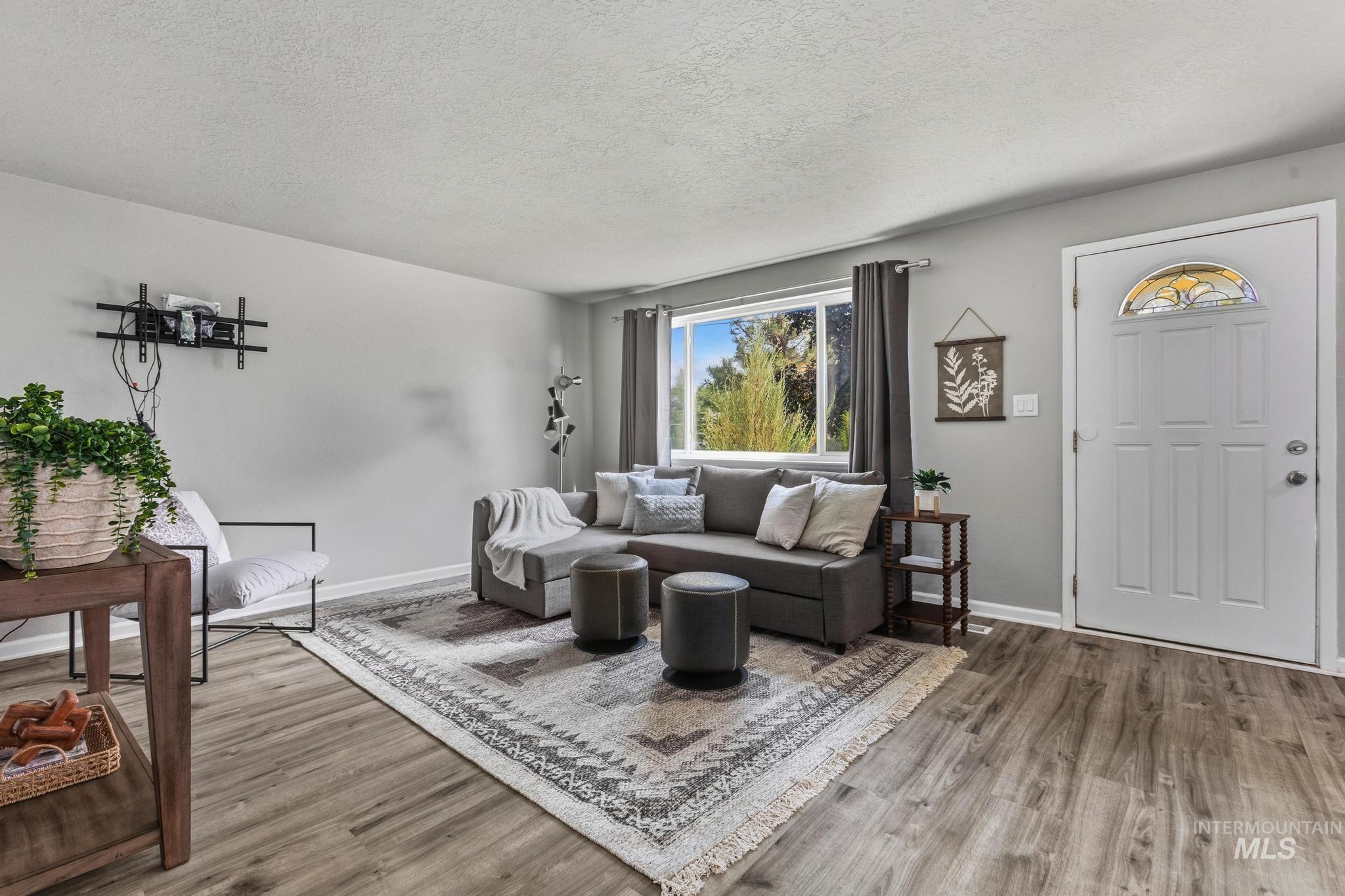 3040 W Hester St, Boise, Idaho 83702, 3 Bedrooms, 1 Bathroom, Residential For Sale, Price $525,000,MLS 98985752