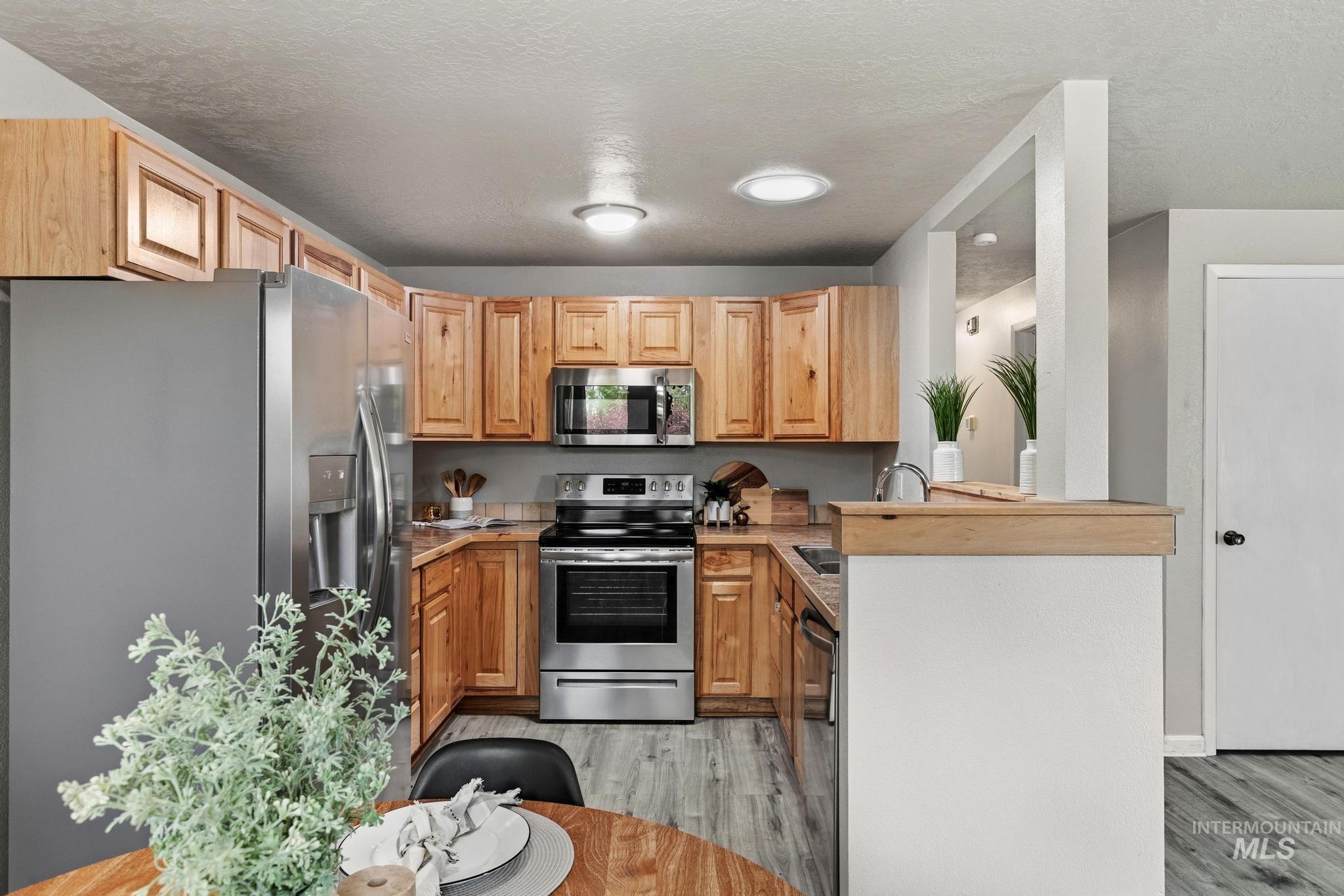 3040 W Hester St, Boise, Idaho 83702, 3 Bedrooms, 1 Bathroom, Residential For Sale, Price $525,000,MLS 98985752