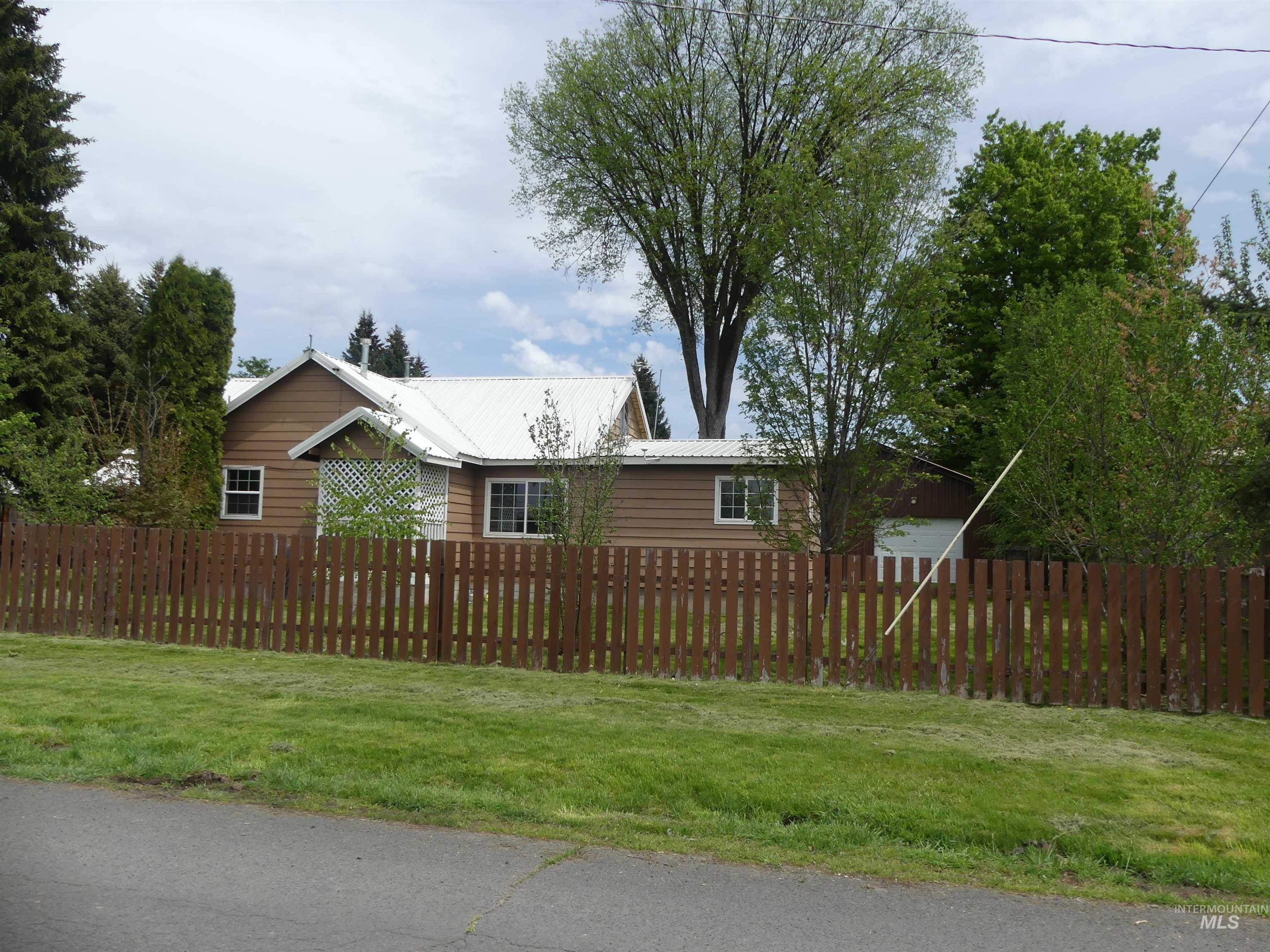 207 E 1 St Ave, Weippe, Idaho 83553, 4 Bedrooms, 2 Bathrooms, Residential For Sale, Price $265,000,MLS 98985754