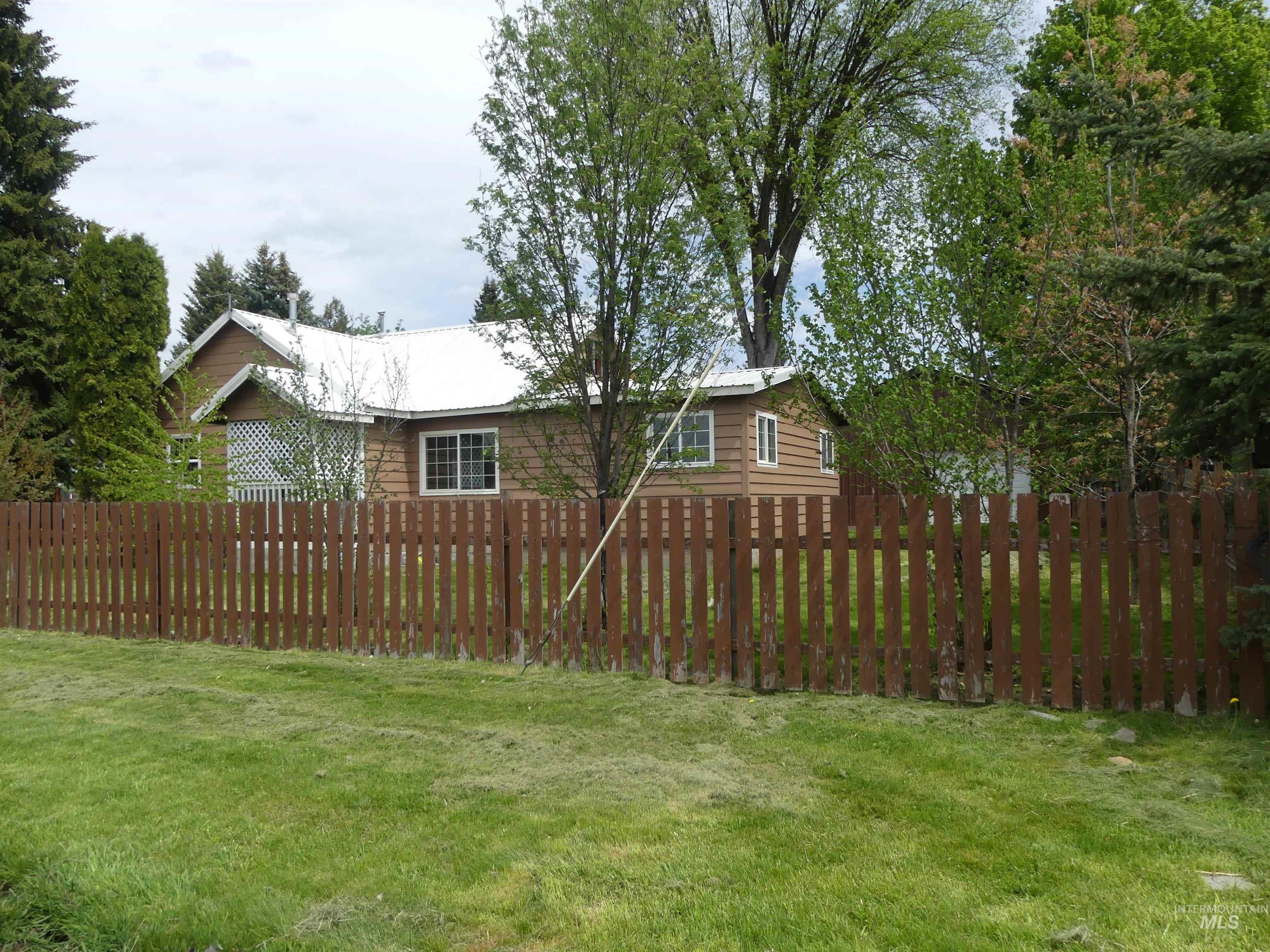 207 E 1 St Ave, Weippe, Idaho 83553, 4 Bedrooms, 2 Bathrooms, Residential For Sale, Price $265,000,MLS 98985754