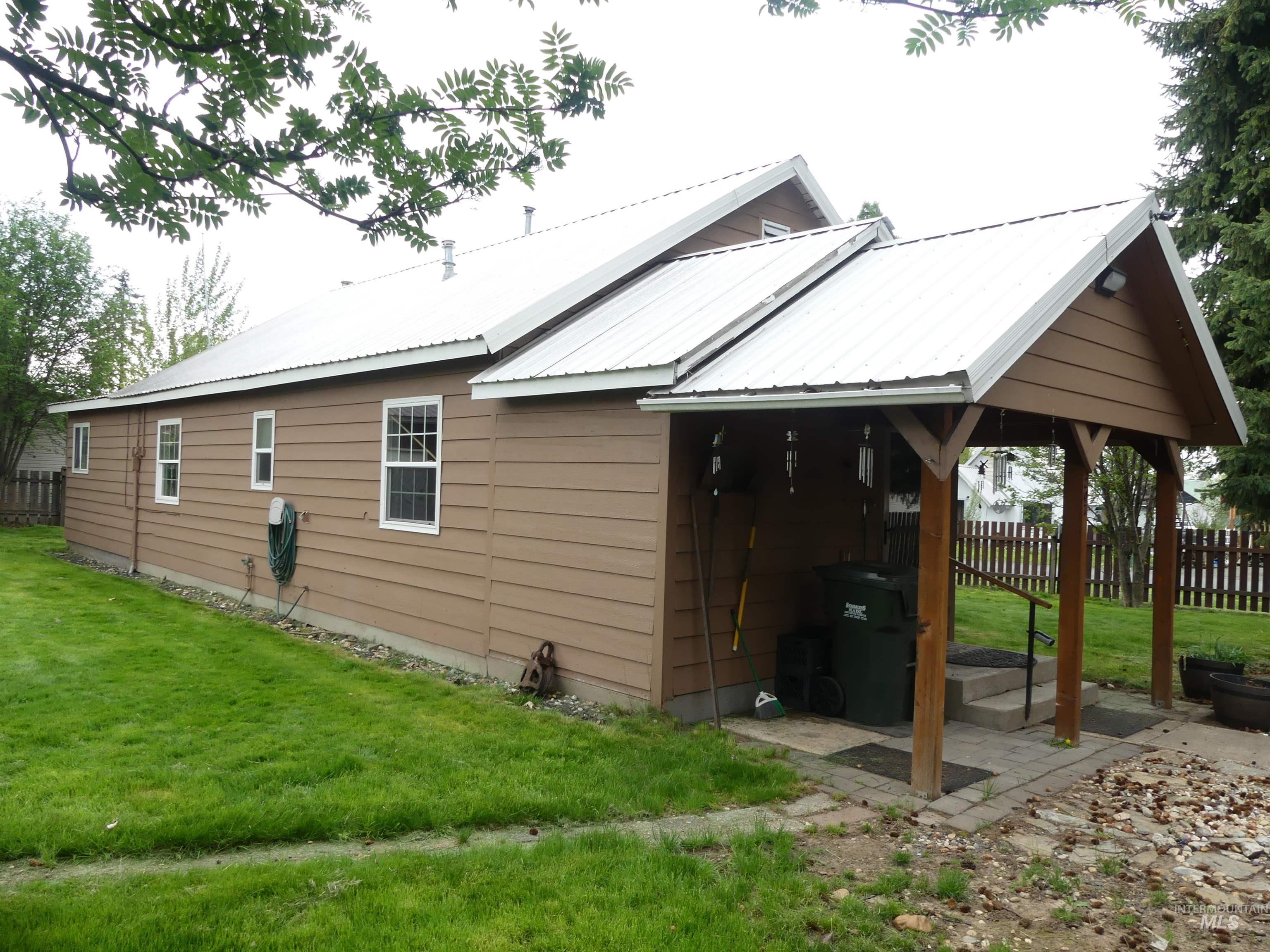 207 E 1 St Ave, Weippe, Idaho 83553, 4 Bedrooms, 2 Bathrooms, Residential For Sale, Price $265,000,MLS 98985754