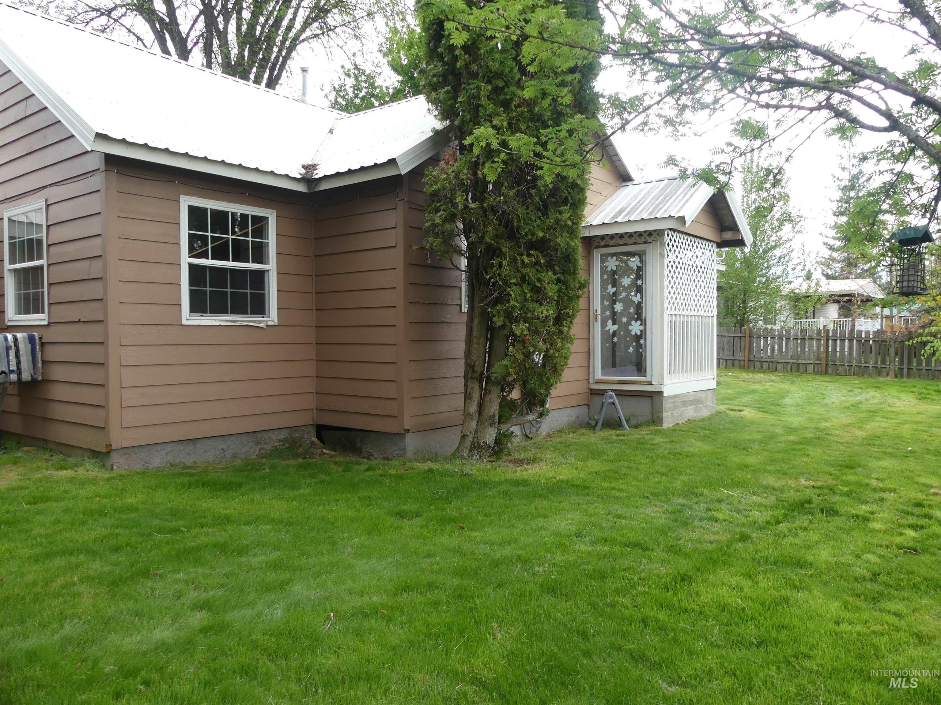 207 E 1 St Ave, Weippe, Idaho 83553, 4 Bedrooms, 2 Bathrooms, Residential For Sale, Price $265,000,MLS 98985754