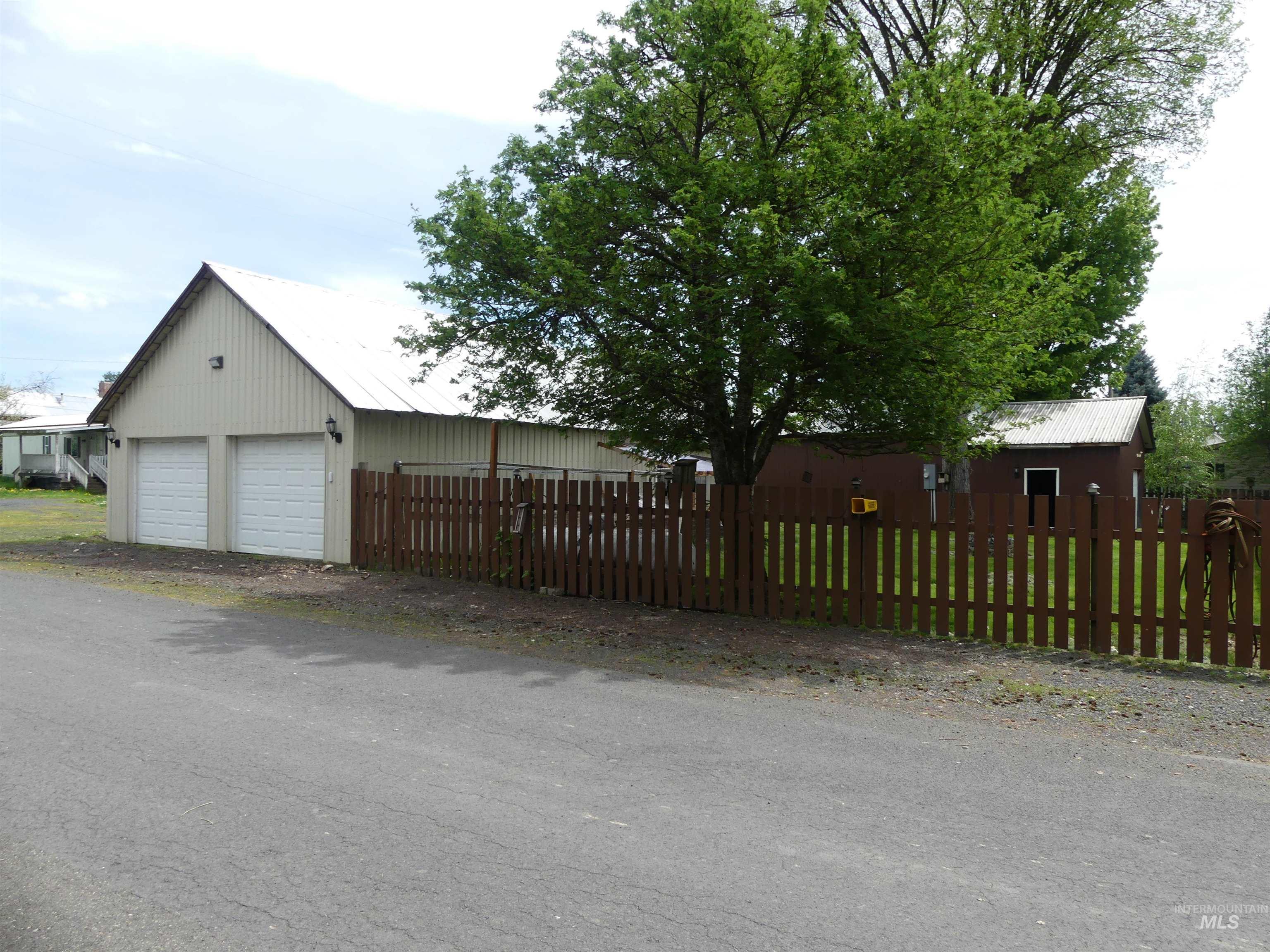 207 E 1 St Ave, Weippe, Idaho 83553, 4 Bedrooms, 2 Bathrooms, Residential For Sale, Price $265,000,MLS 98985754