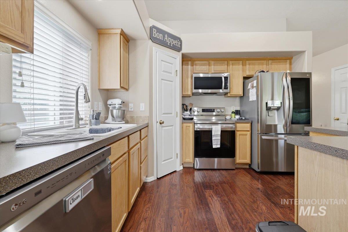 16846 N Gentry Dr, Nampa, Idaho 83687-4113, 3 Bedrooms, 2 Bathrooms, Residential For Sale, Price $379,000,MLS 98985755