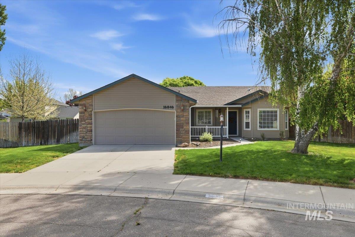 16846 N Gentry Dr, Nampa, Idaho 83687-4113, 3 Bedrooms, 2 Bathrooms, Residential For Sale, Price $379,000,MLS 98985755