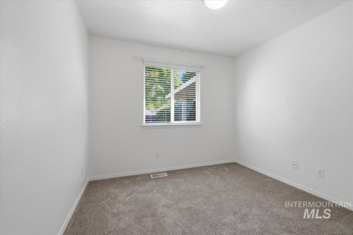16846 N Gentry Dr, Nampa, Idaho 83687-4113, 3 Bedrooms, 2 Bathrooms, Residential For Sale, Price $379,000,MLS 98985755
