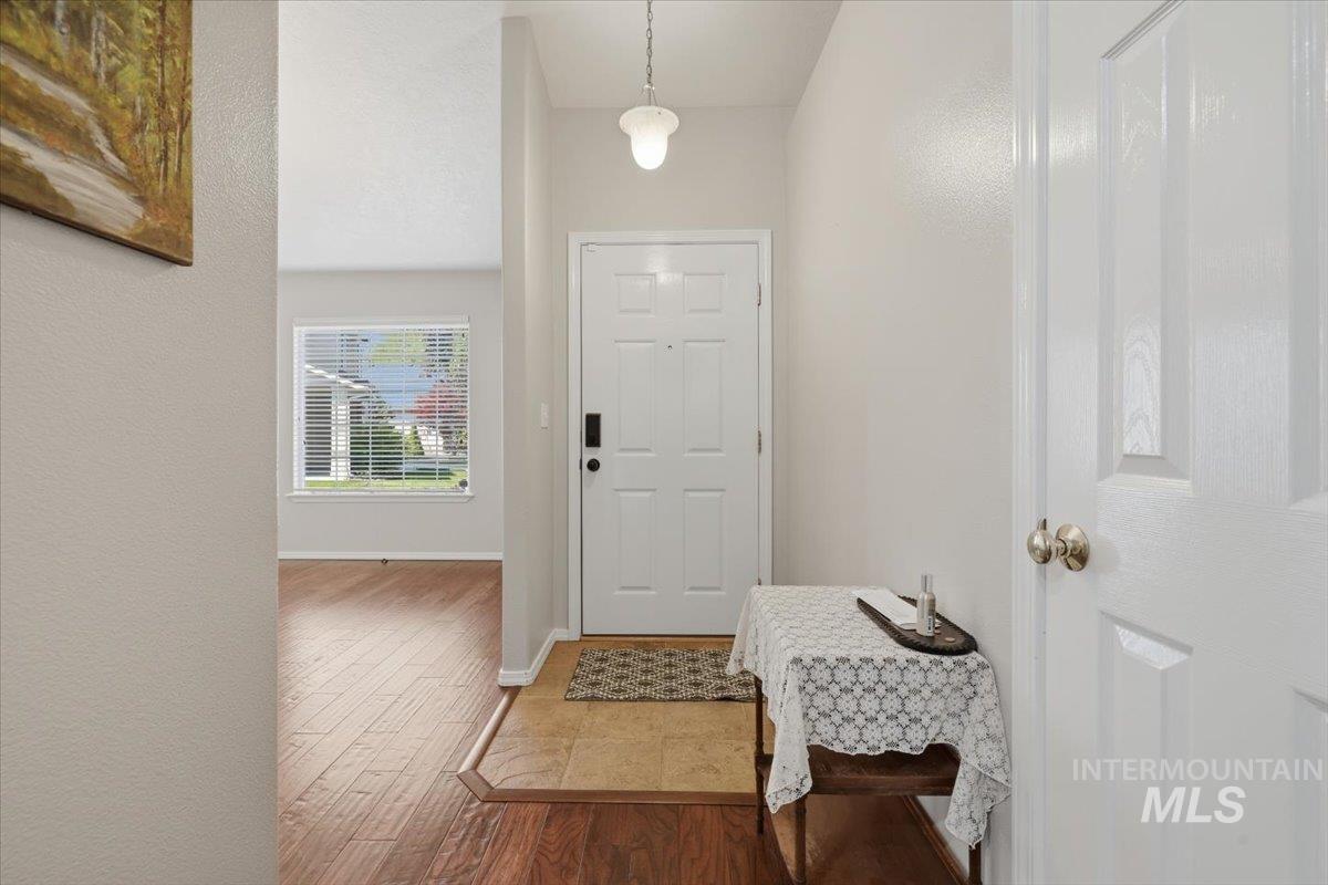 16846 N Gentry Dr, Nampa, Idaho 83687-4113, 3 Bedrooms, 2 Bathrooms, Residential For Sale, Price $379,000,MLS 98985755