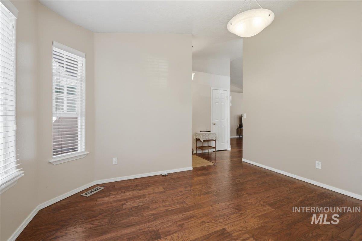 16846 N Gentry Dr, Nampa, Idaho 83687-4113, 3 Bedrooms, 2 Bathrooms, Residential For Sale, Price $379,000,MLS 98985755