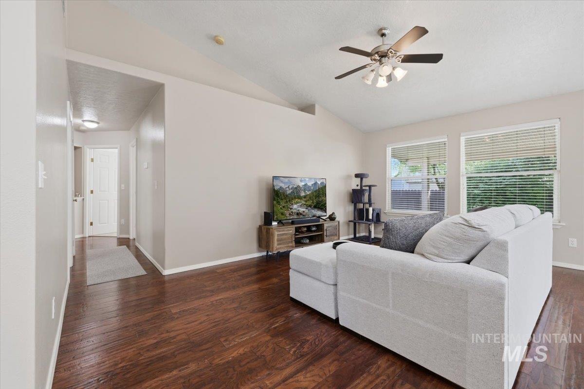 16846 N Gentry Dr, Nampa, Idaho 83687-4113, 3 Bedrooms, 2 Bathrooms, Residential For Sale, Price $379,000,MLS 98985755